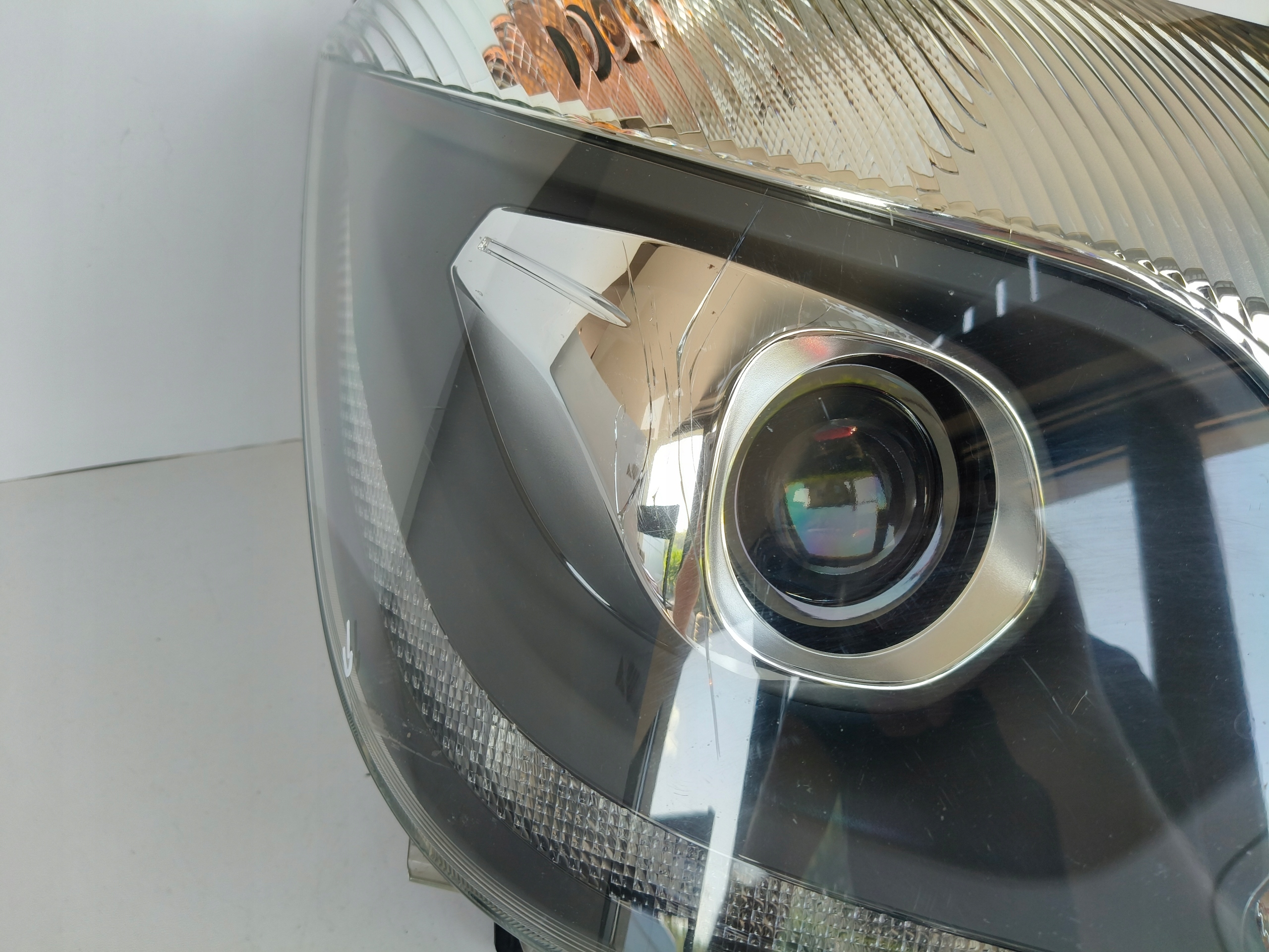 light right REFLEKTOR MERCEDES SPRINTER W906 13- LIFT XENON LED
