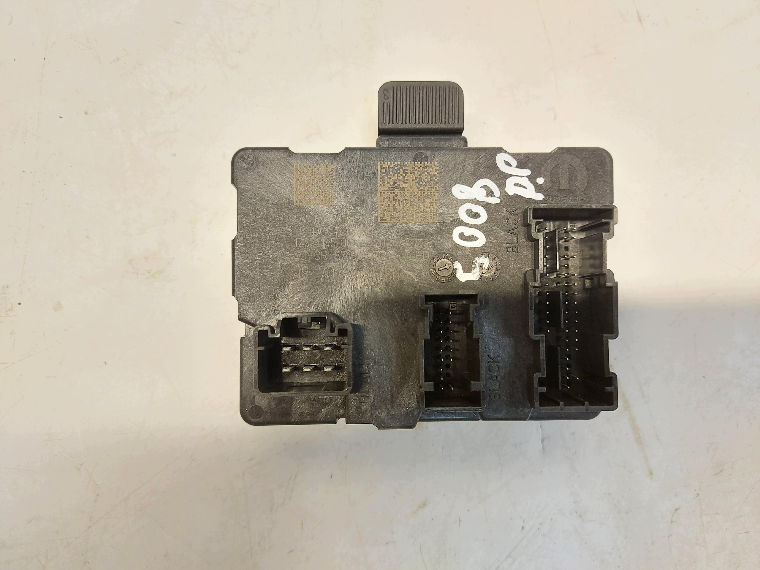 Peugeot 5008 III E5008 control unit module door right front 9870764180