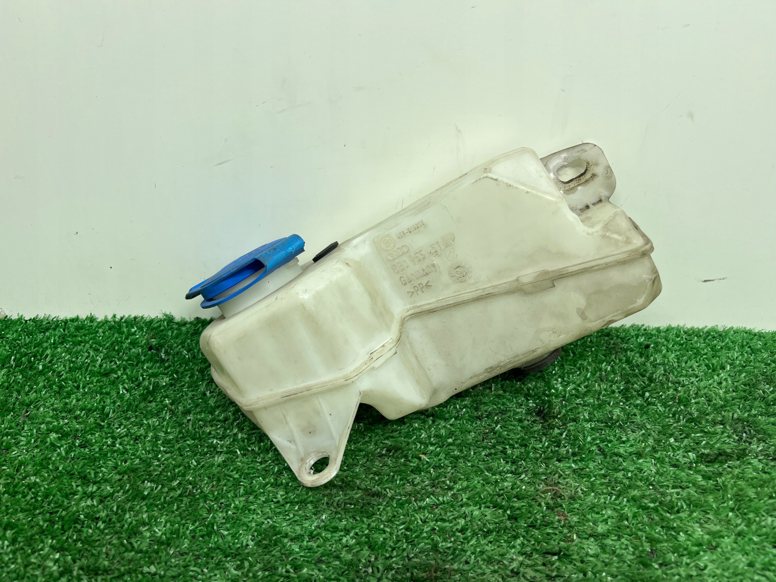 washer fluid tank AUDI A4 B7