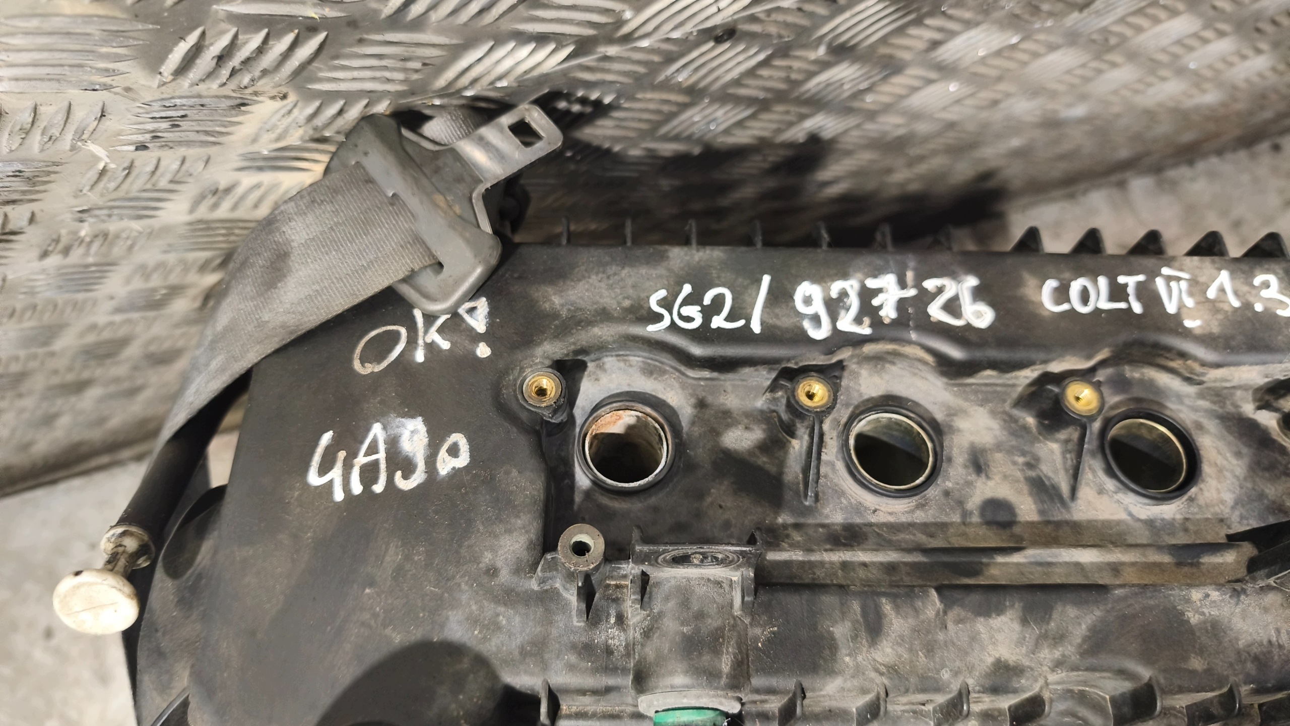 moteur nu cache- MITSHUBISHI COLT VI 1.3B 4A90