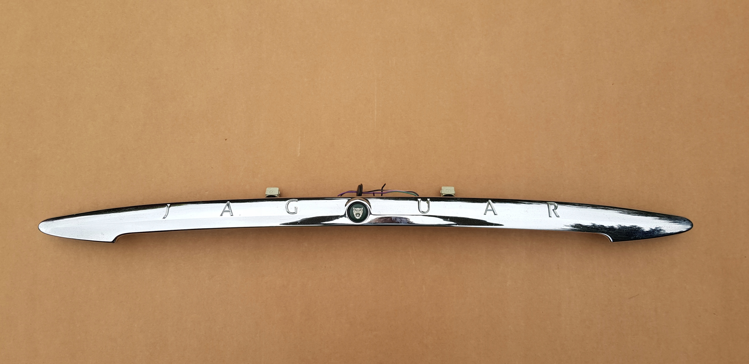 JAGUAR S-TYPE BLENDA LISTWA BAGAŻNIKA CHROM