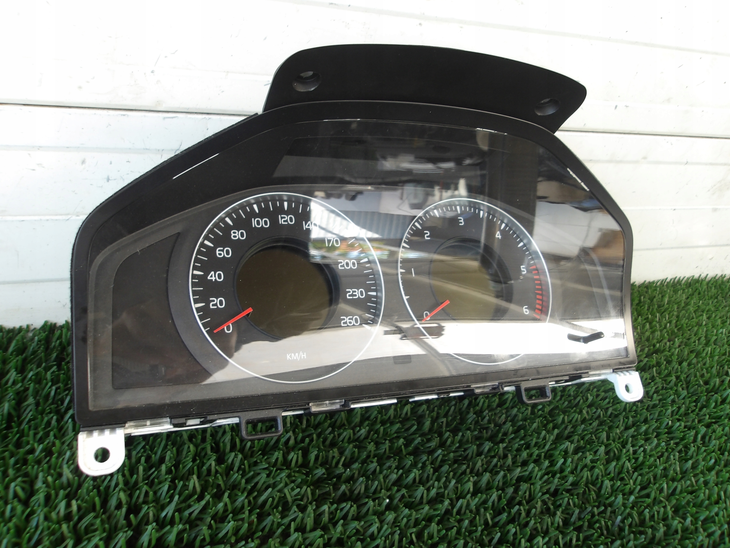 VOLVO V70 III 07-12 dials dials 31270899AA EU