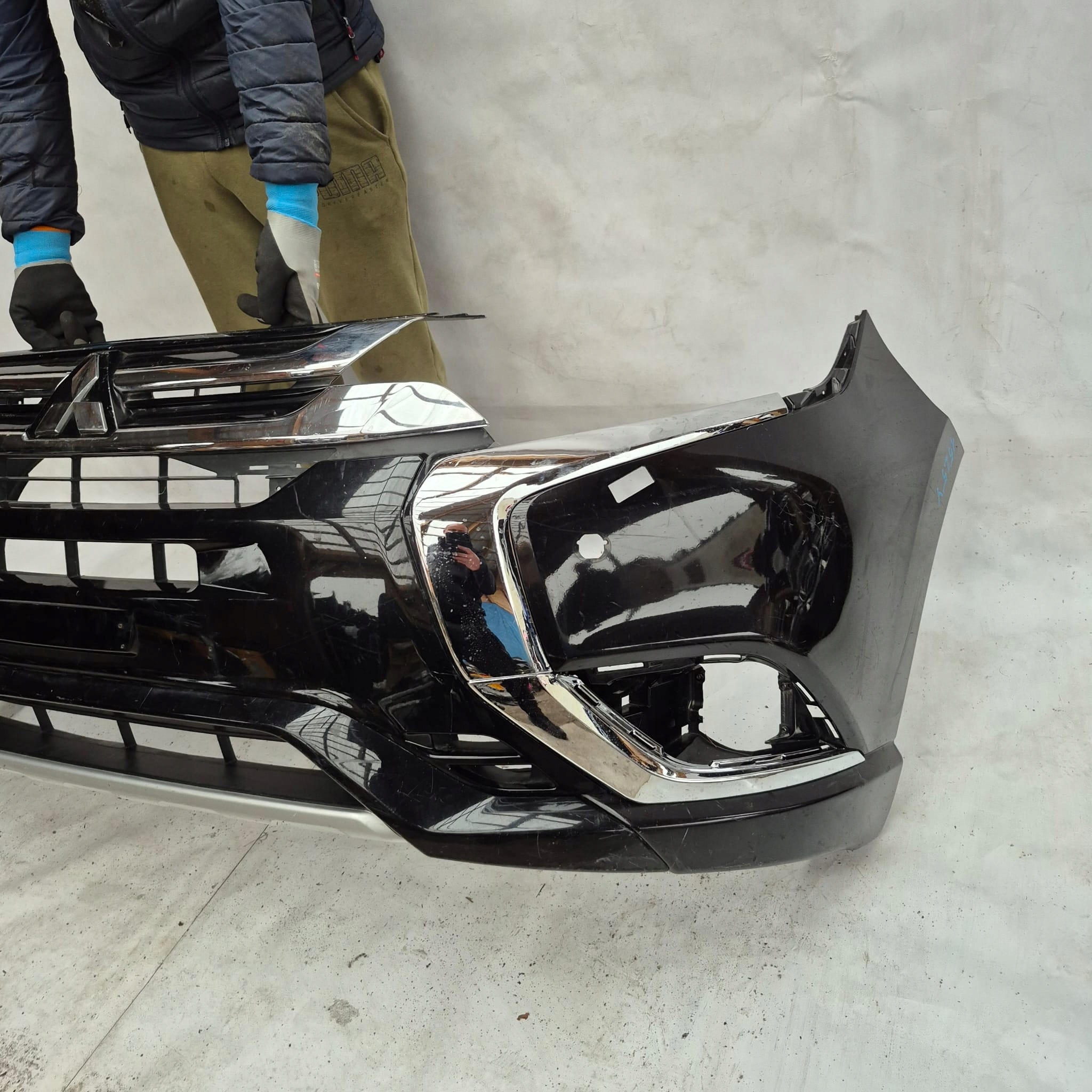 MITSUBISHI OUTLANDER III PHEV LIFT 15- bumper front front SPR PDC