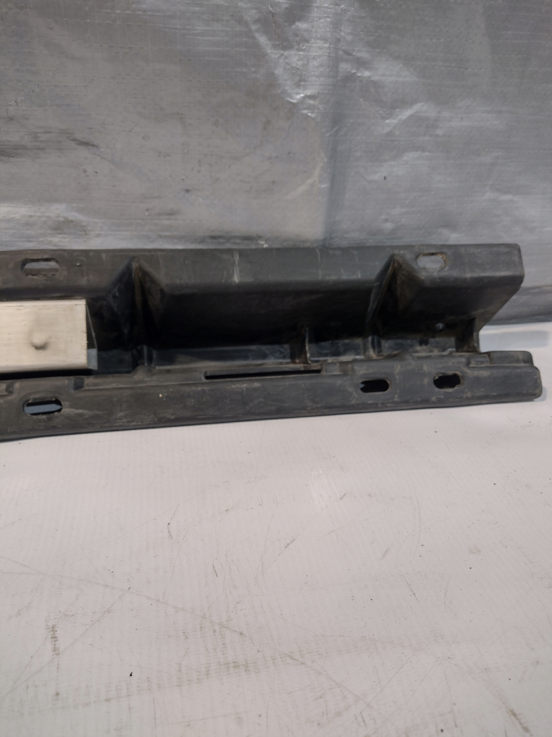 bracket mouldings progowej left BMW E53 X5 8408709