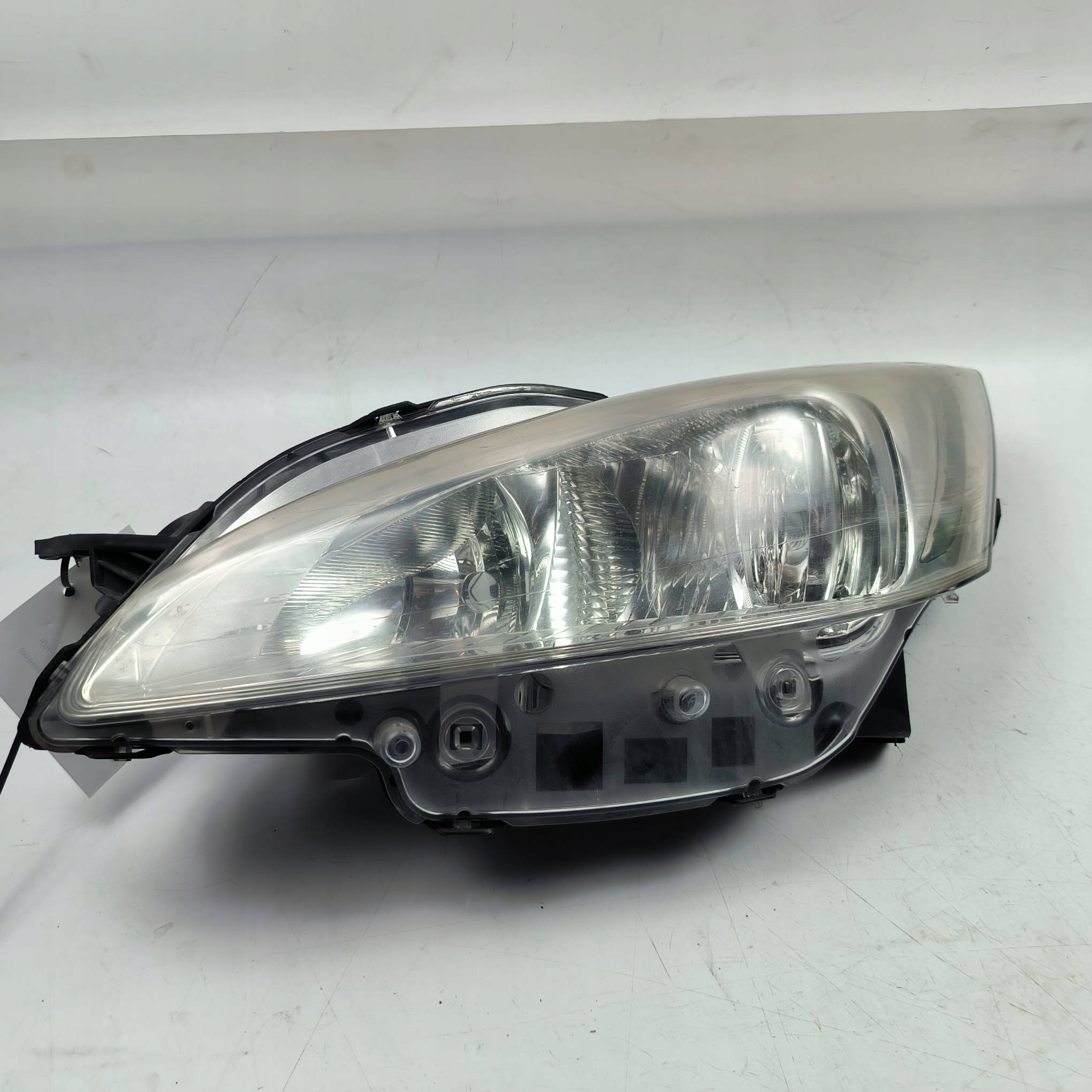 light left front UK PEUGEOT 508 and SW