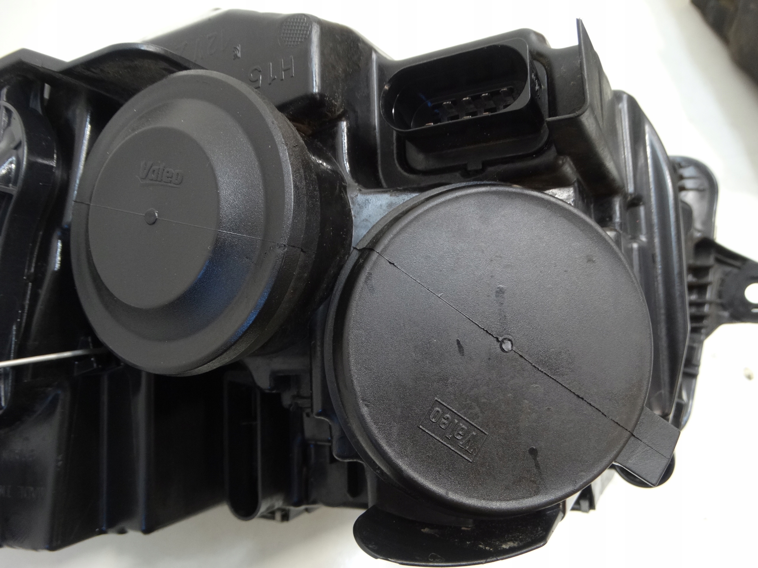 KOMPLET lichte REFLEKTOROW PRZEDNICH VOLKSWAGEN T6.1 19-24R.