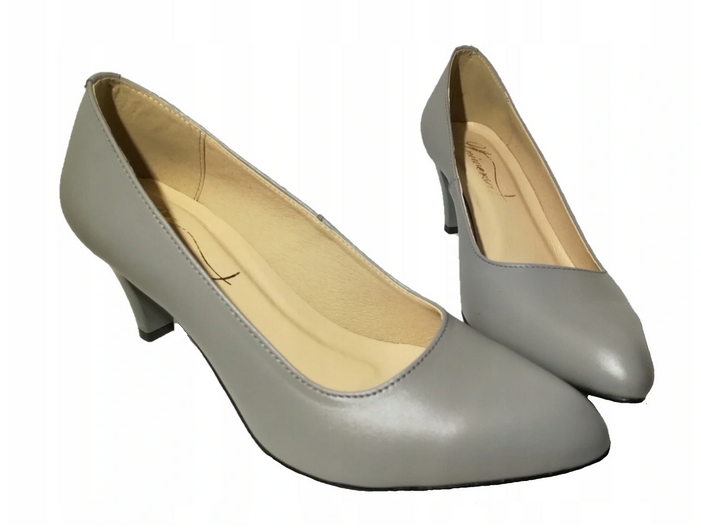 

73. Uniwersał zgrabne eleganckie czółenka s. nat.