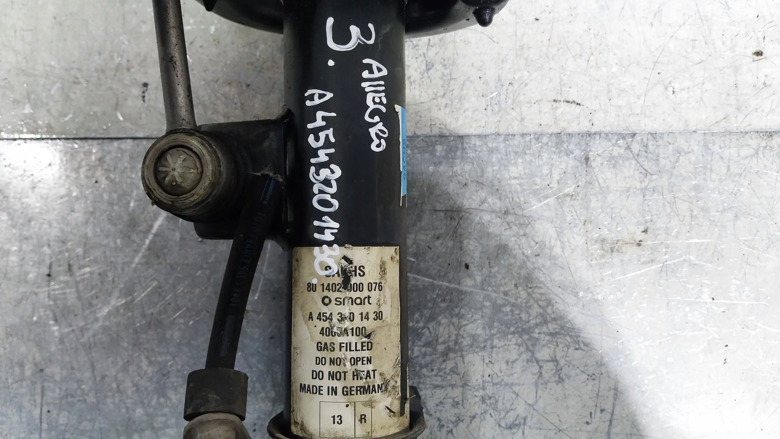 shock absorber front right A4543201430 Smart ForTwo 454