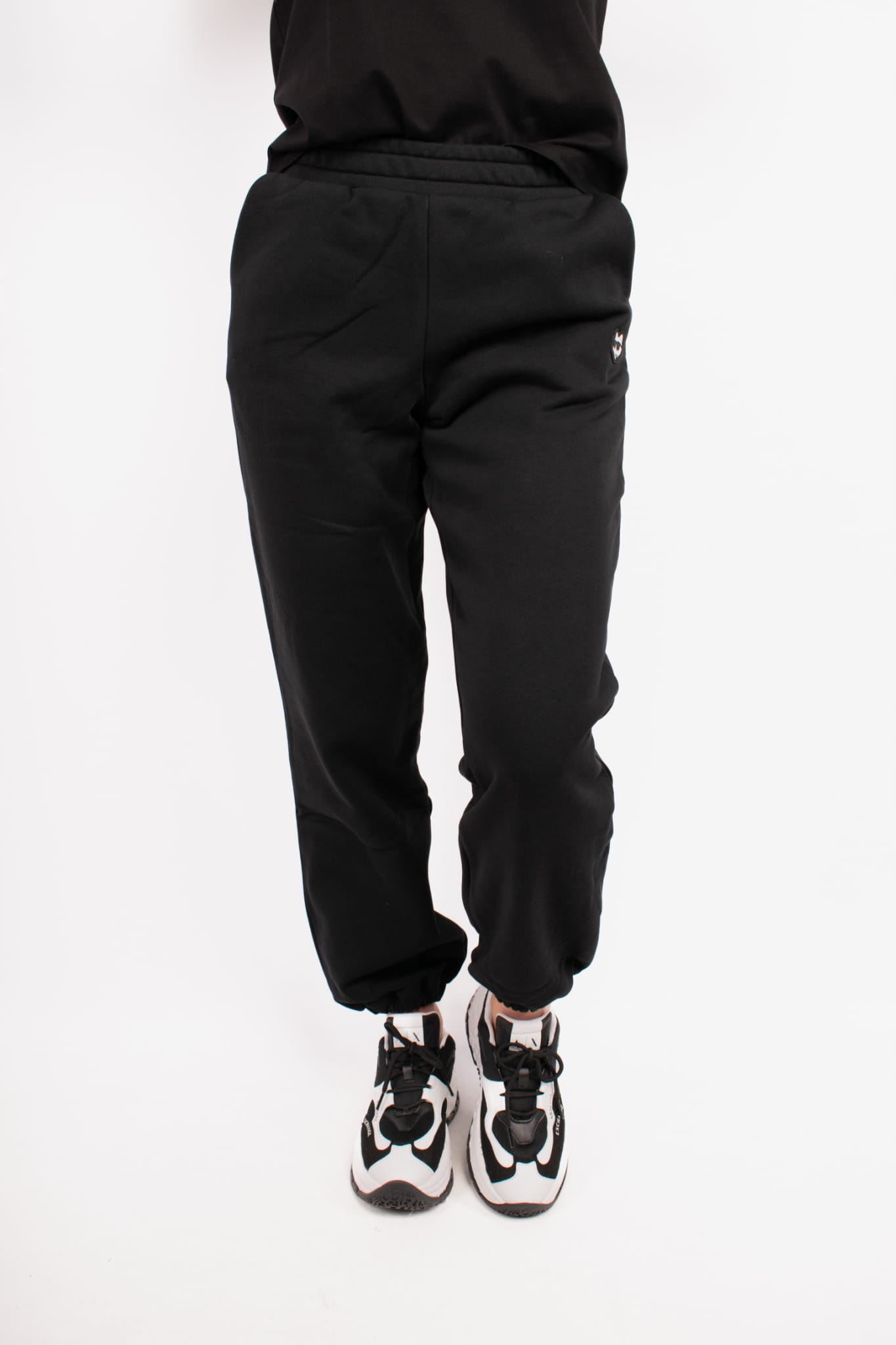 Dámské teplákové kalhoty Karl Lagerfeld 245W1054 černé Xs