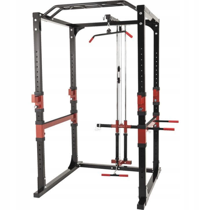 Klatka treningowa z wyciągami