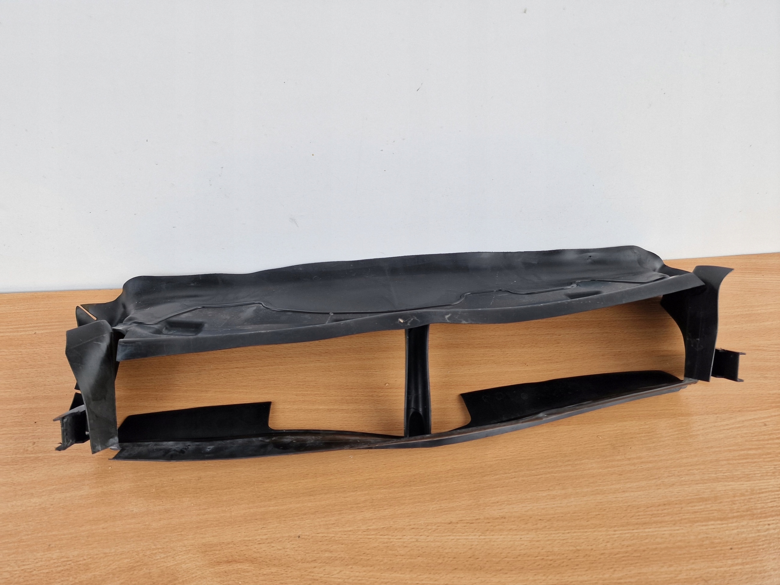 FORD FOCUS MK3 3 III TUNEL intake air drain