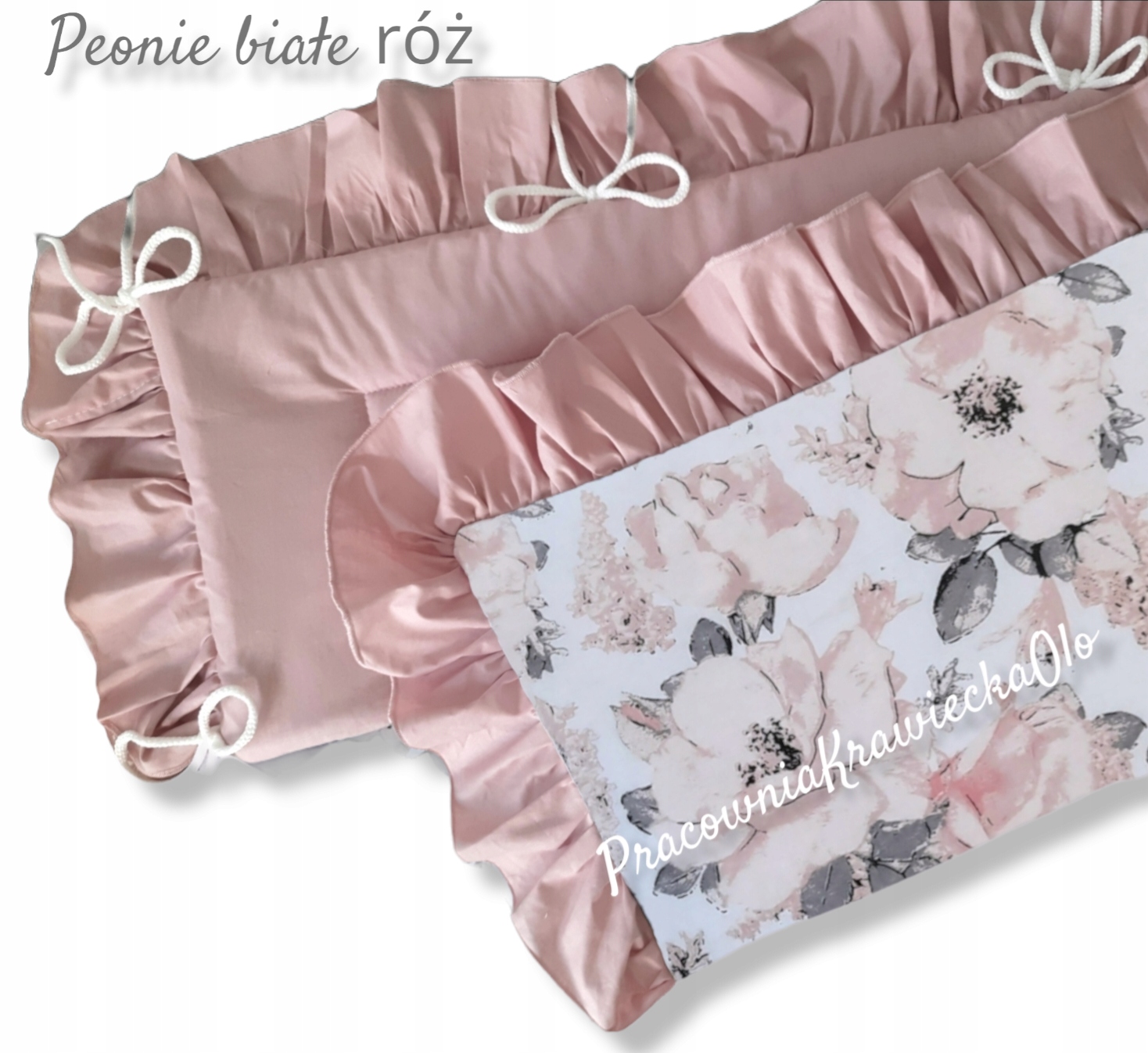 

Ochraniacz do łóżeczka z falbanką Róż Peonie Białe