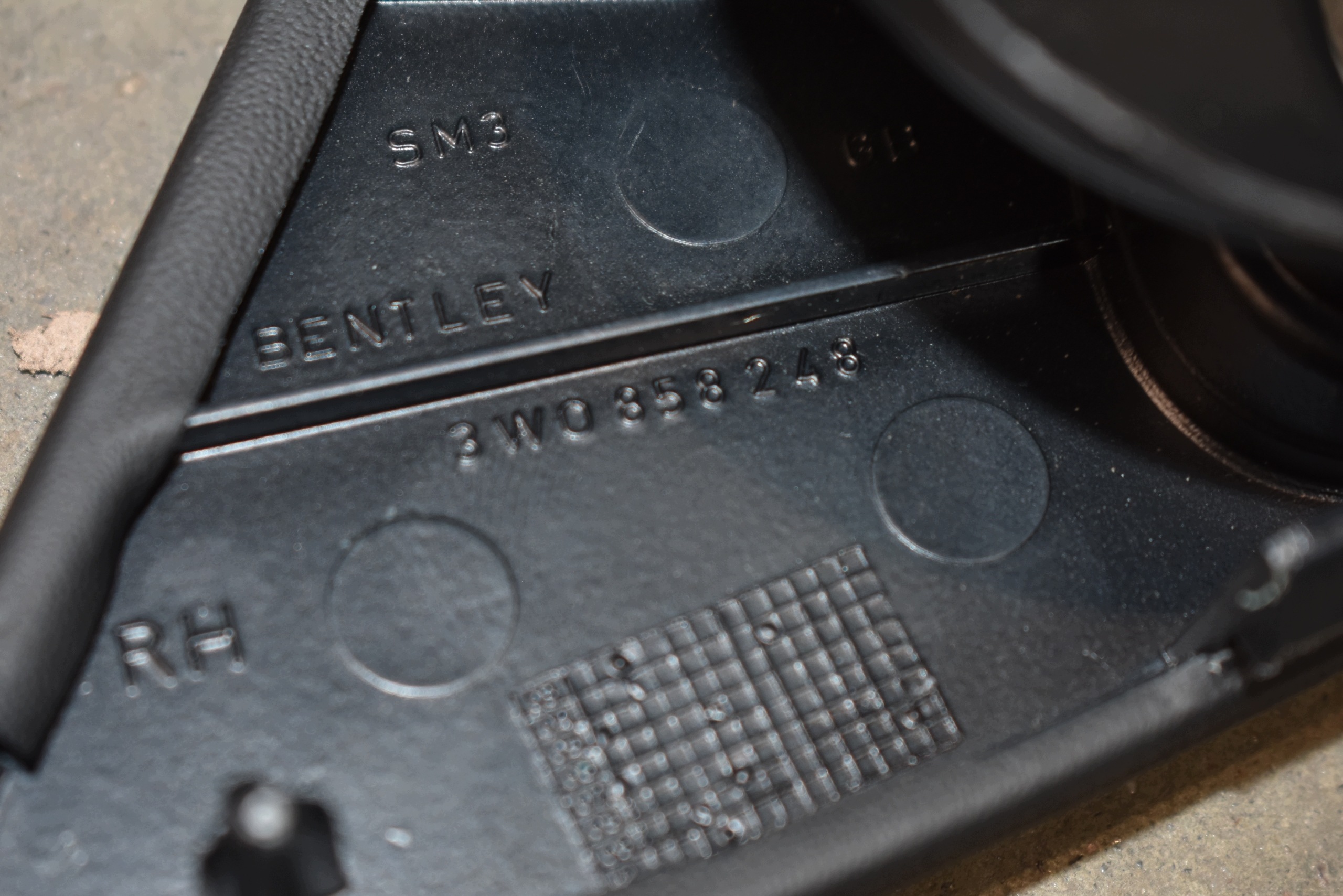 IDEALNA cover spoiler consoles right NAPPA BENTLEY 1