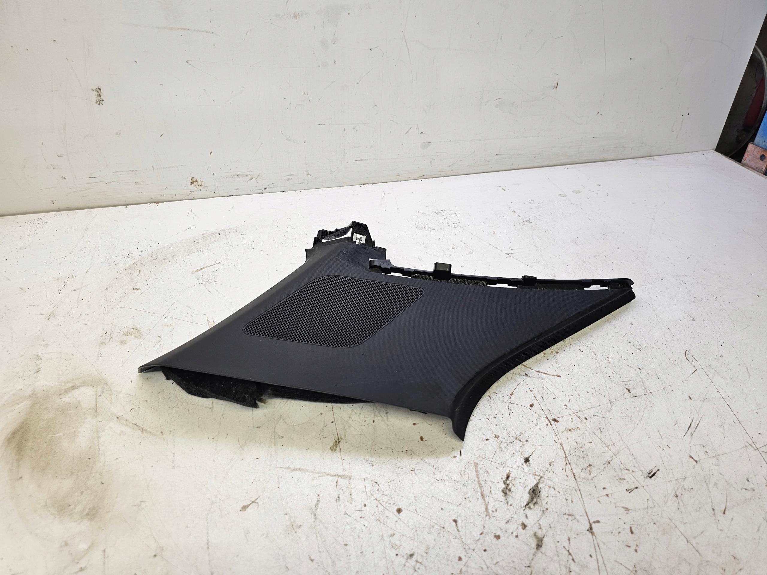 cover SLUPKA POSZYCIA left AUDI Q3 F3 83A867245