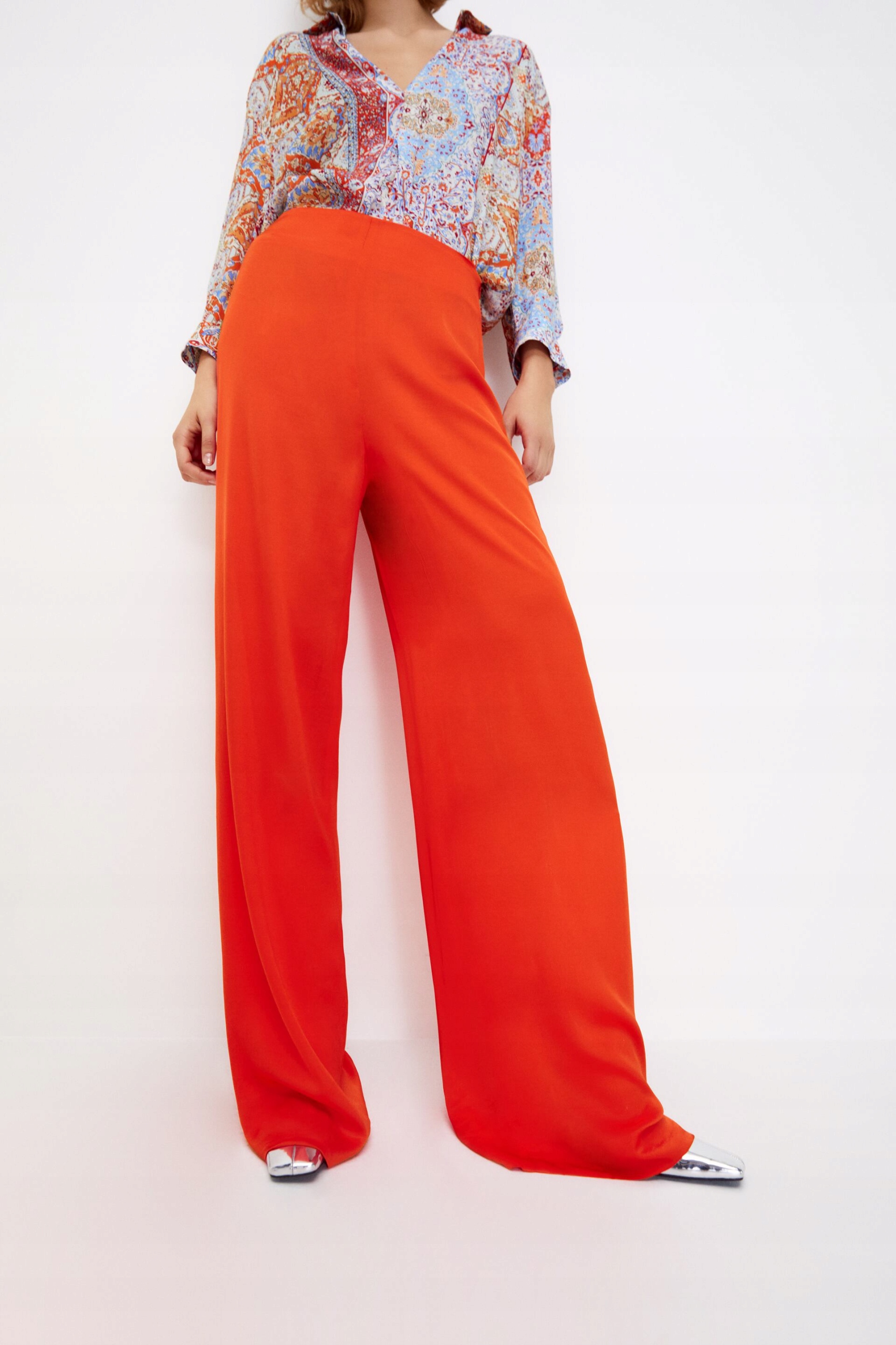 Moda Spodnie Spodnie z zakładkami Zara Trafaluc Spodnie z zak\u0142adkami Wz\u00f3r w paski W stylu casual 