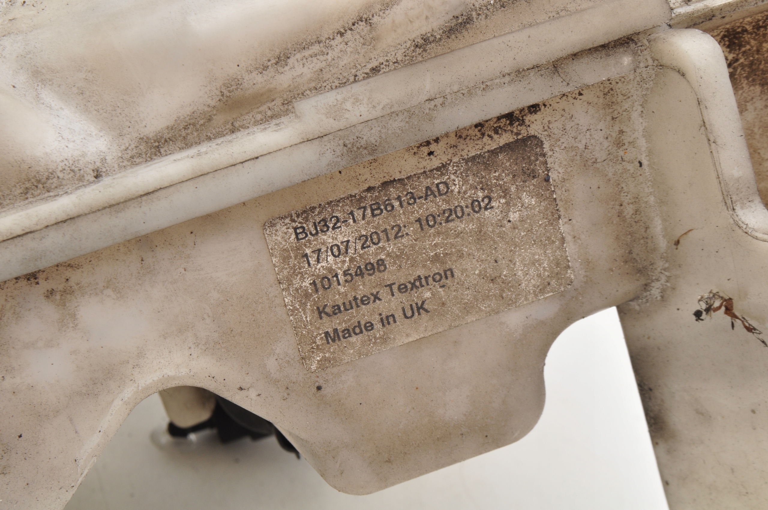 LAND ROVER Range Evoque L538 бачок омывателя BJ32-17B613-AD