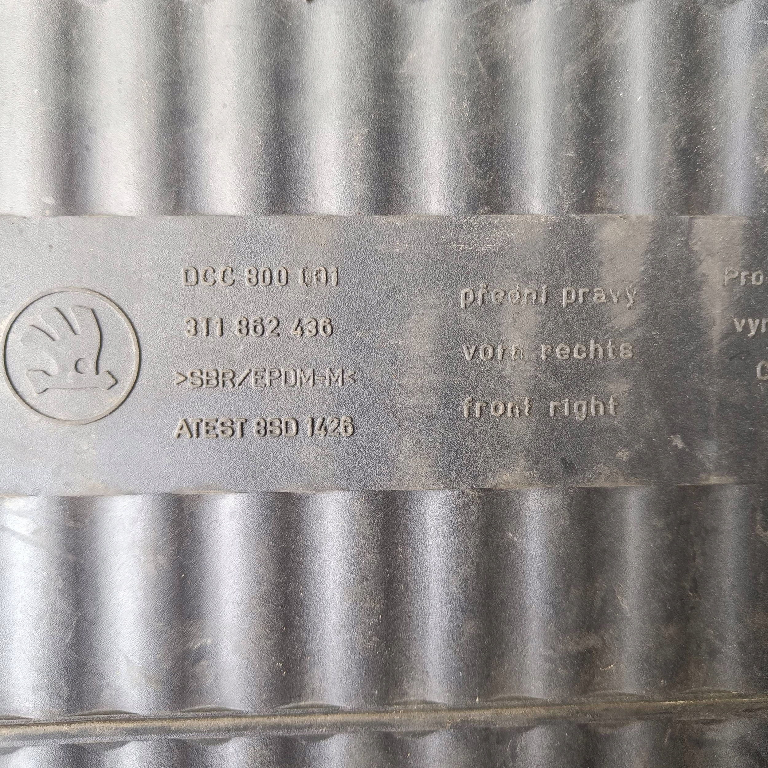 Skoda Superb B6 (3T) 2011 front side right mat rubber original