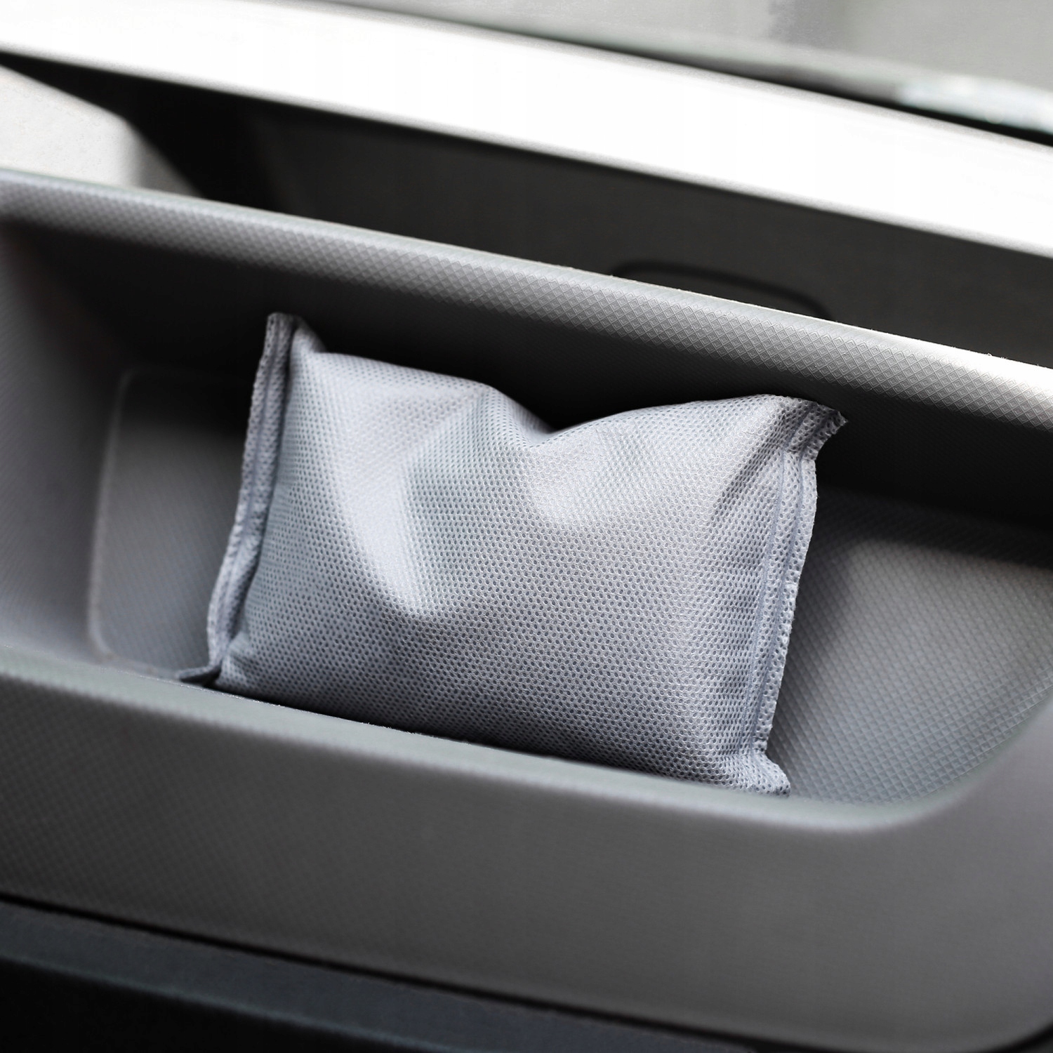 2X POCHŁANIACZ WILGOCI SAMOCHODOWY AUTA OSUSZACZ Producent Wessper