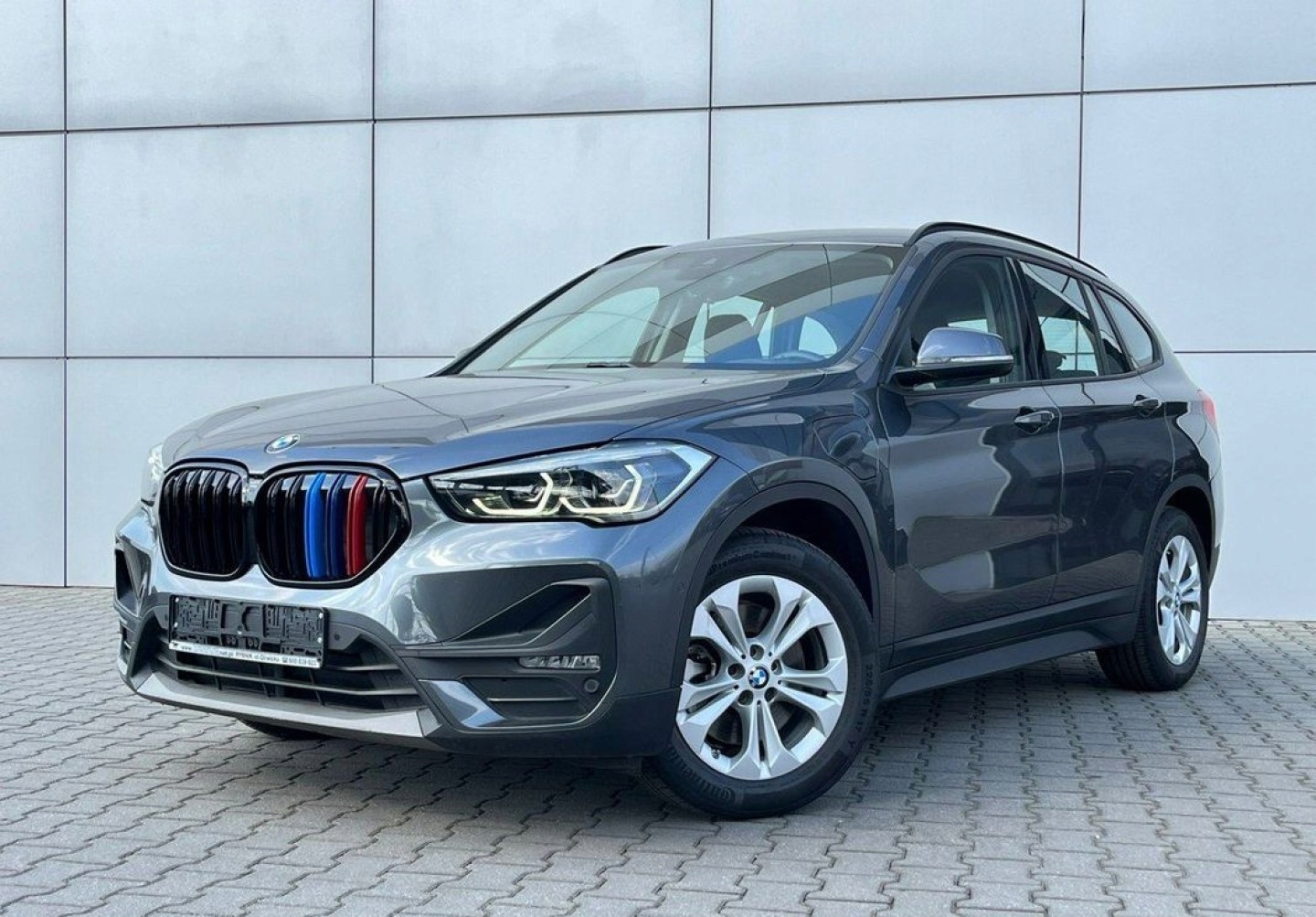 BMW X1 xDrive Plug-In PDC Automat Led Navi Tempomat FV23 1.5