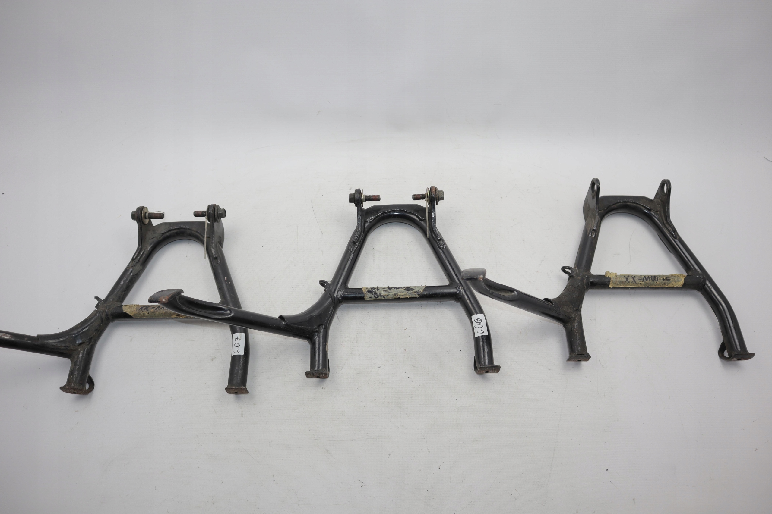 HONDA CBR 1100 XX центральная подножка