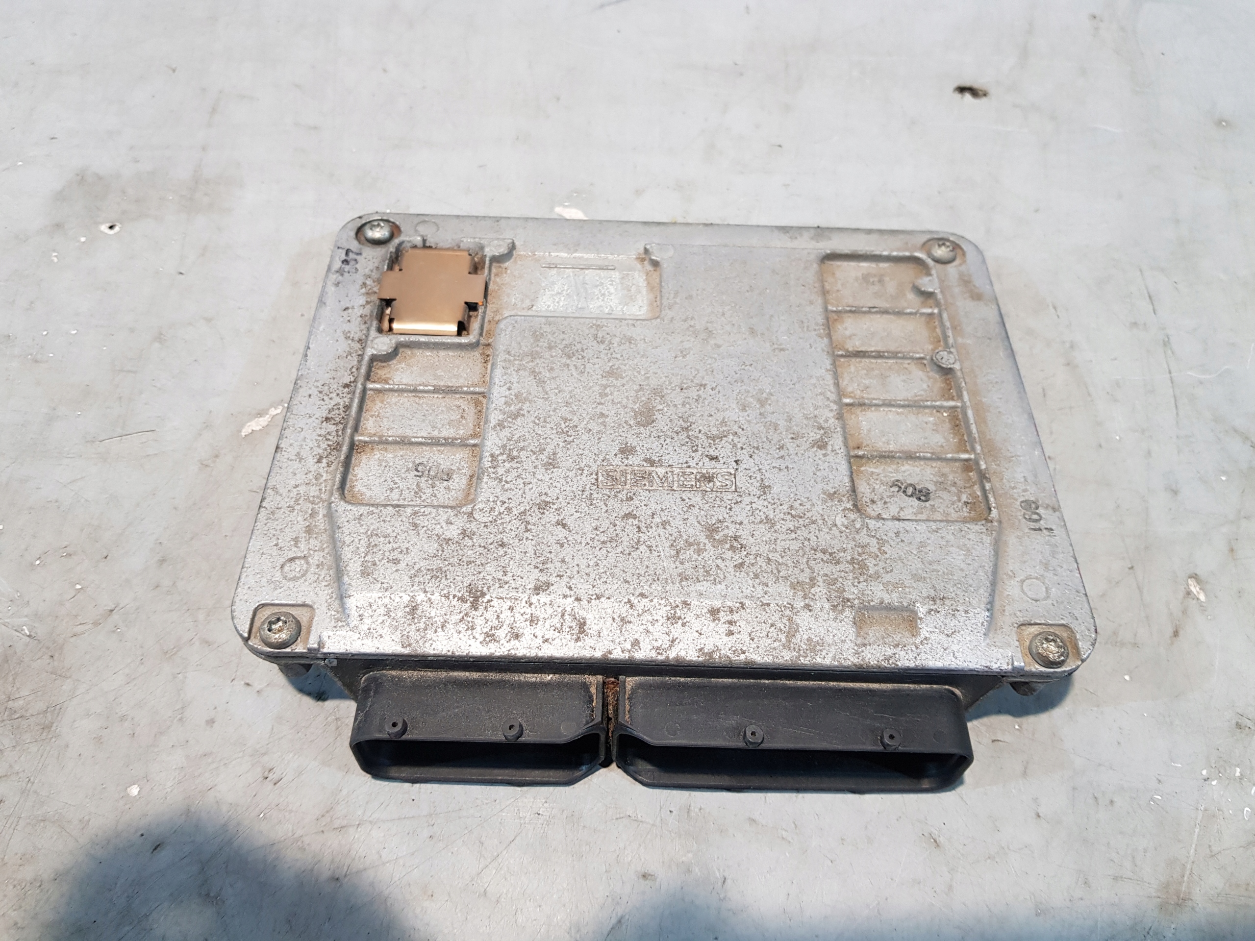 computer control unit of the engine SEAT ALTEA 1.6B 06A906033DA 5WP4023303