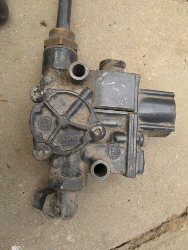 IVECO STRALIS WABCO ZAWOR MODULATOR EBS Producent części Iveco OE