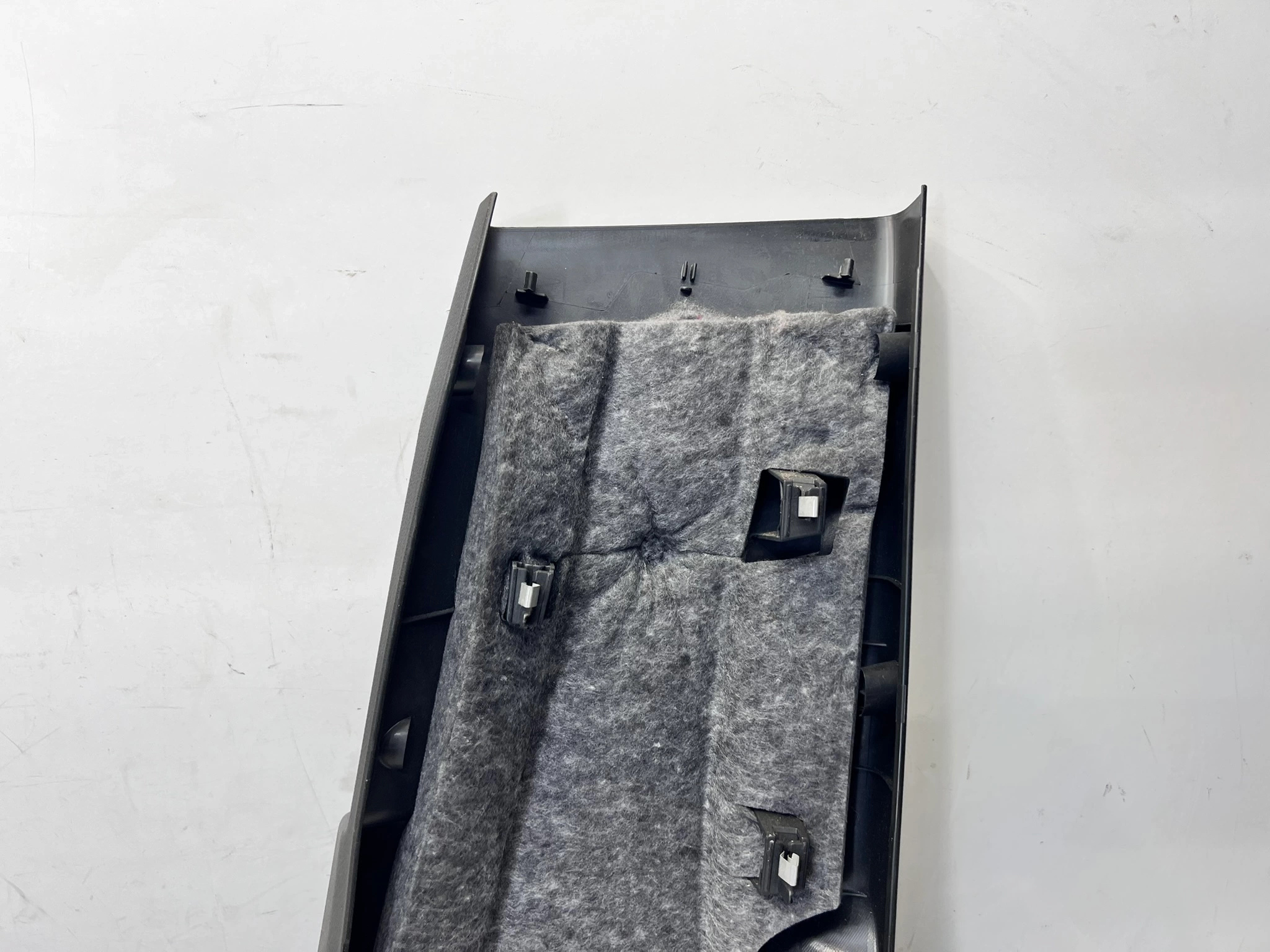 cover POSZYCIA SLUPKA B left AUDI A6 C8 4K0867239
