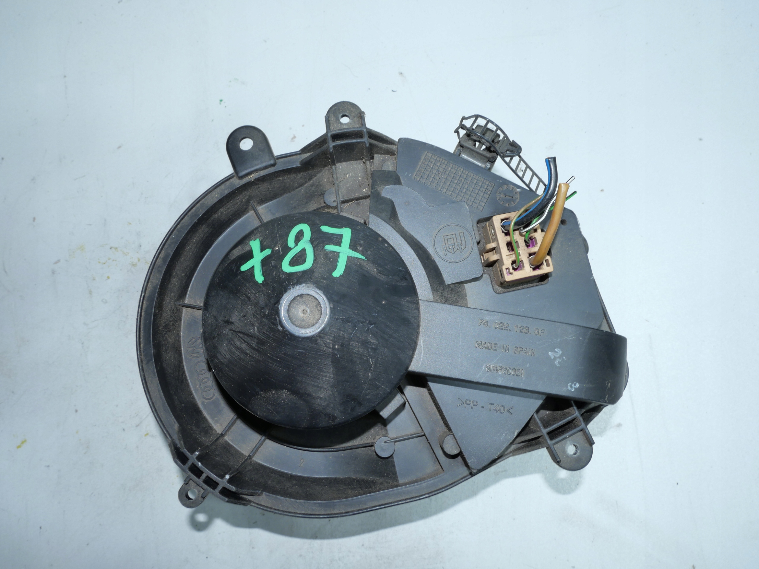 VW PASSAT B5 fan of the heating heating 8D1820021