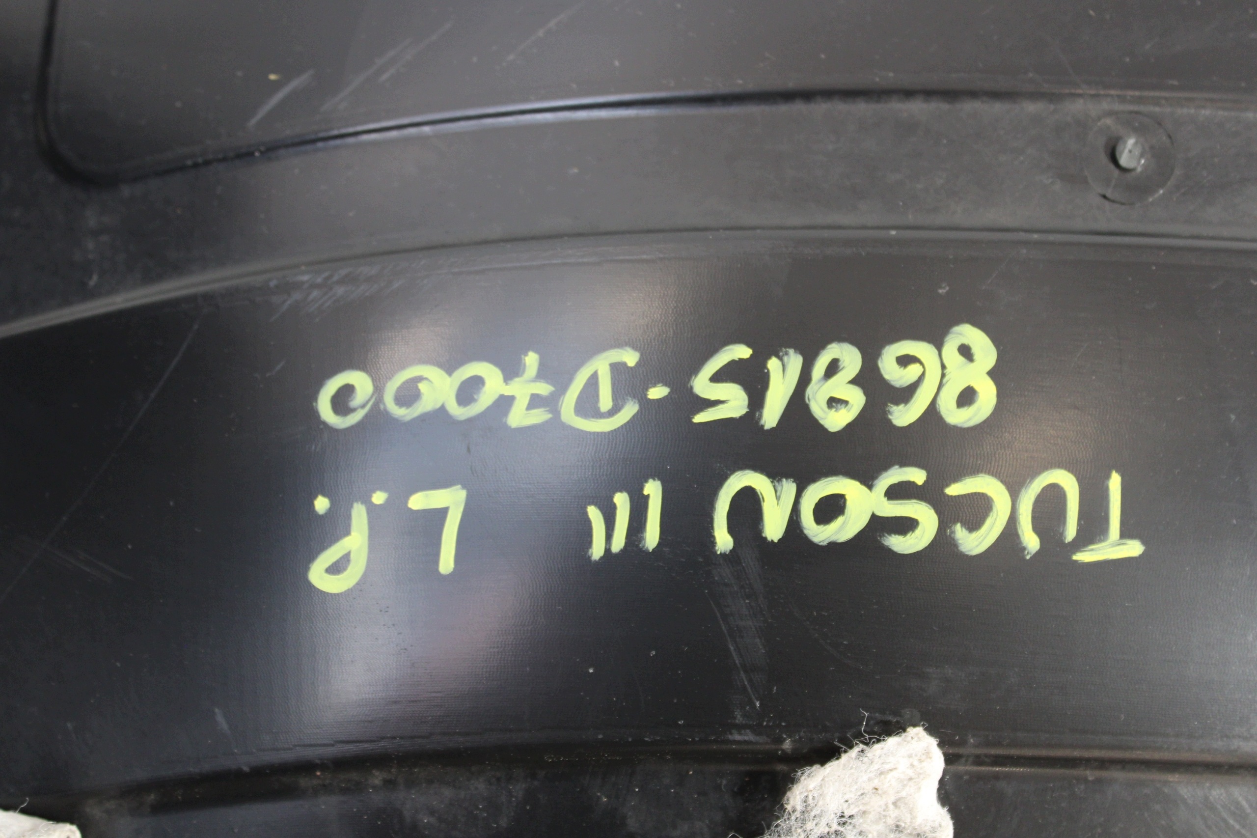 mudguard left front 86815-D7000 HYUNDAI TUCSON III 3