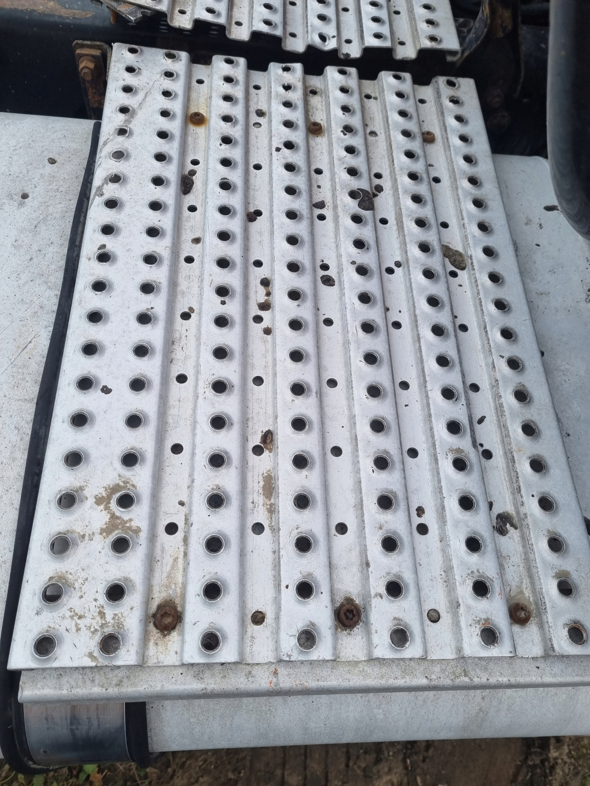 ПЛАТФОРМА ДЛЯ ТОПЛИВНОГО БАКА MAN TGA TGX TGS