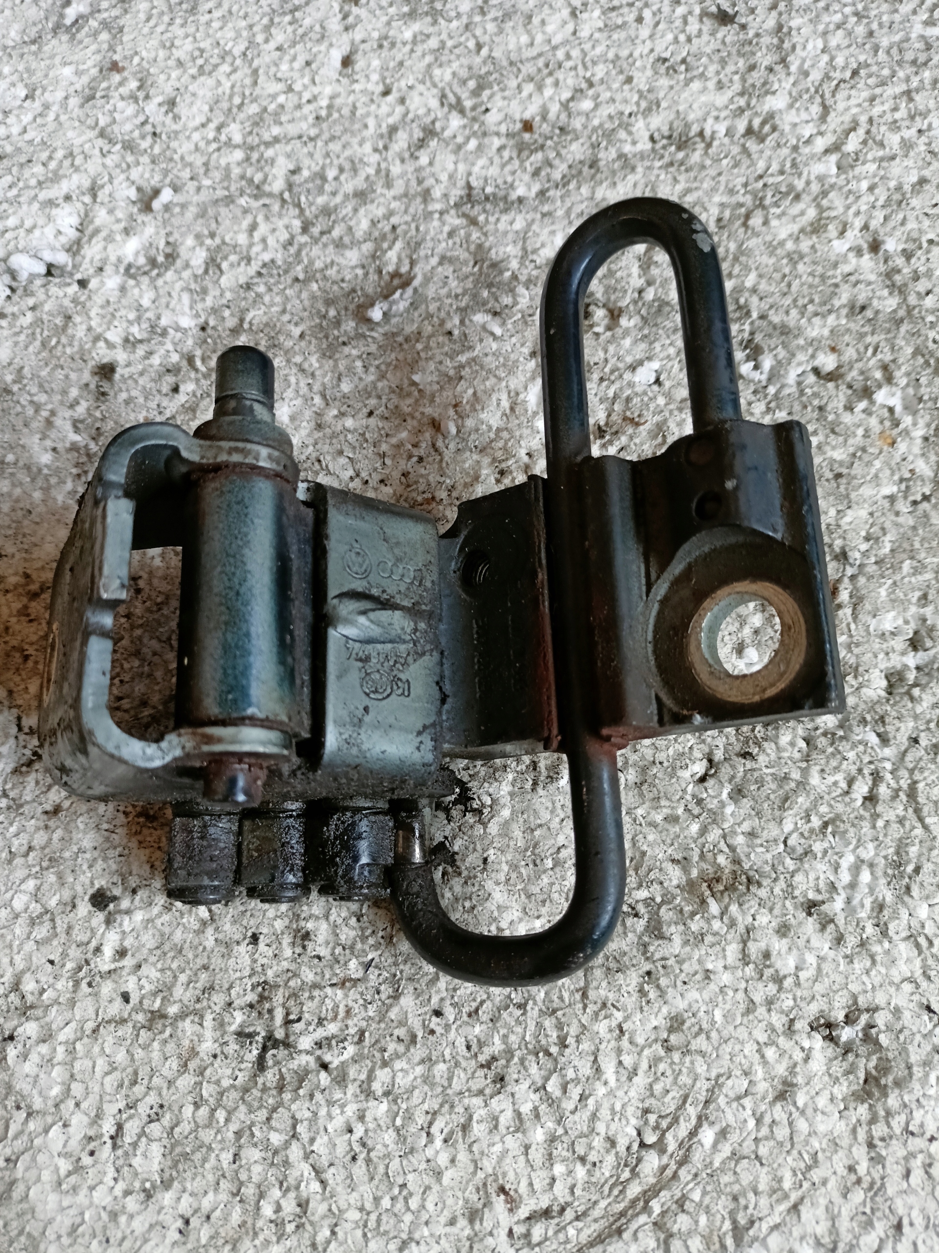 hinge right front DOL LZ5A AUDI A6 A4 8E0831412E