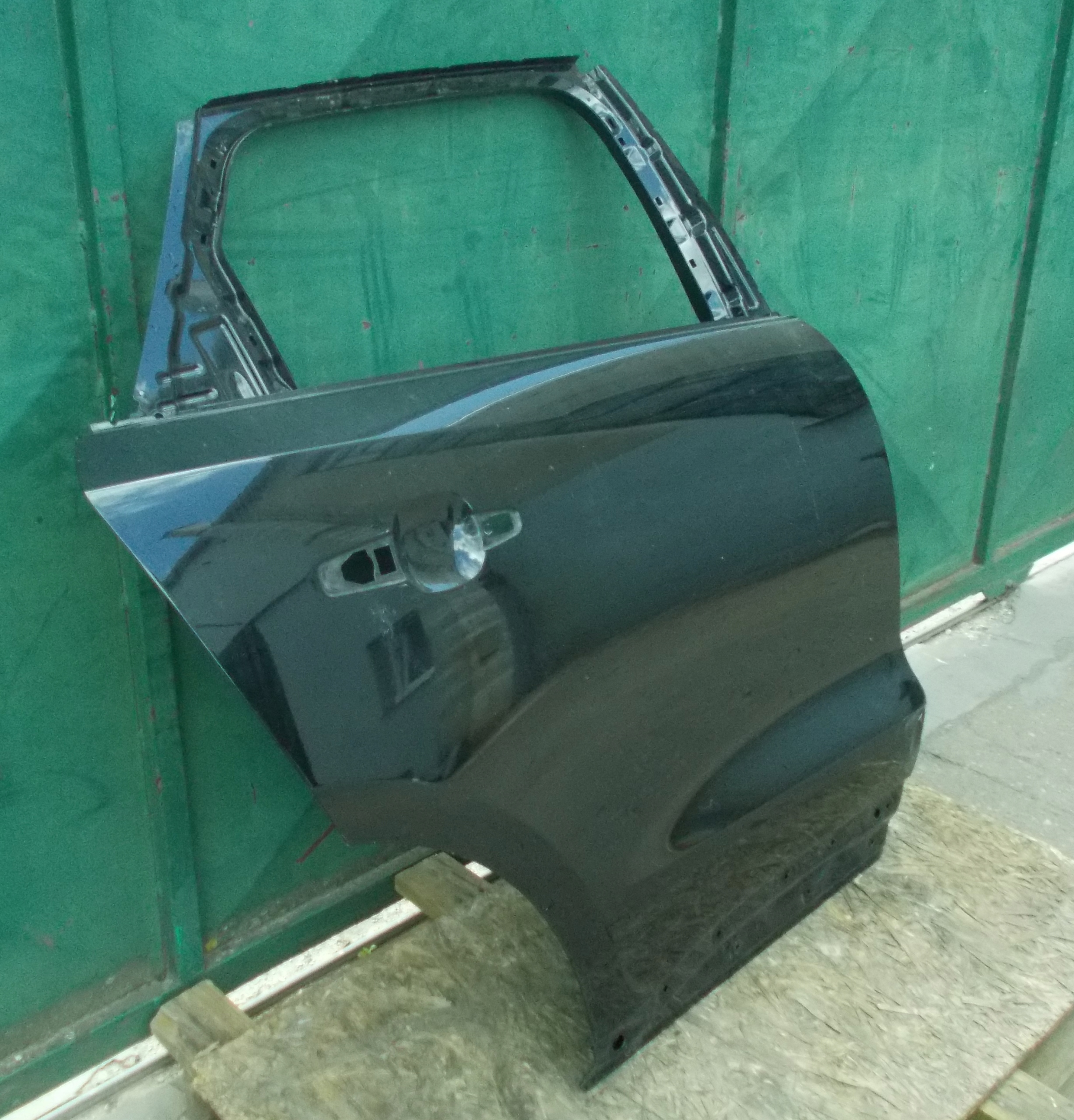 JAGUAR F-PACE door right rear. right rear part