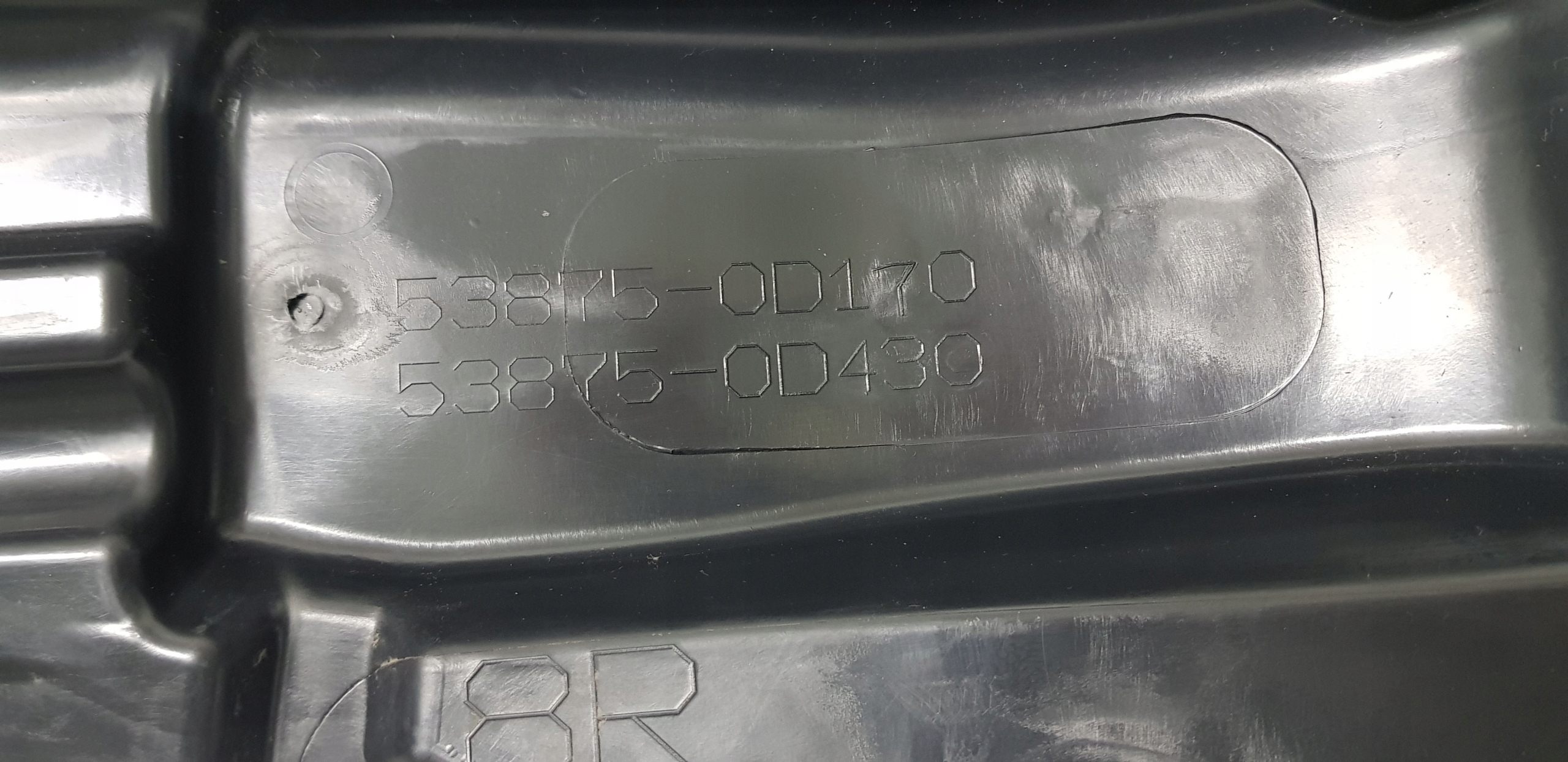 TOYOTA oe 53875-0d430