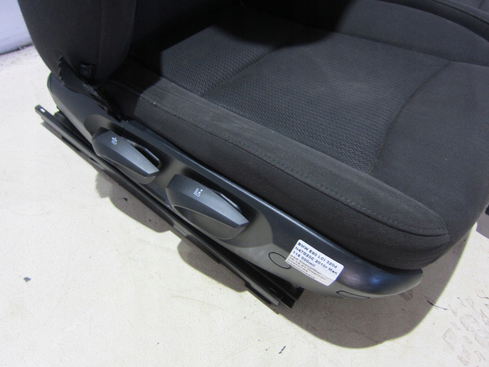 BMW E90 320D LCI Sitze Sitze