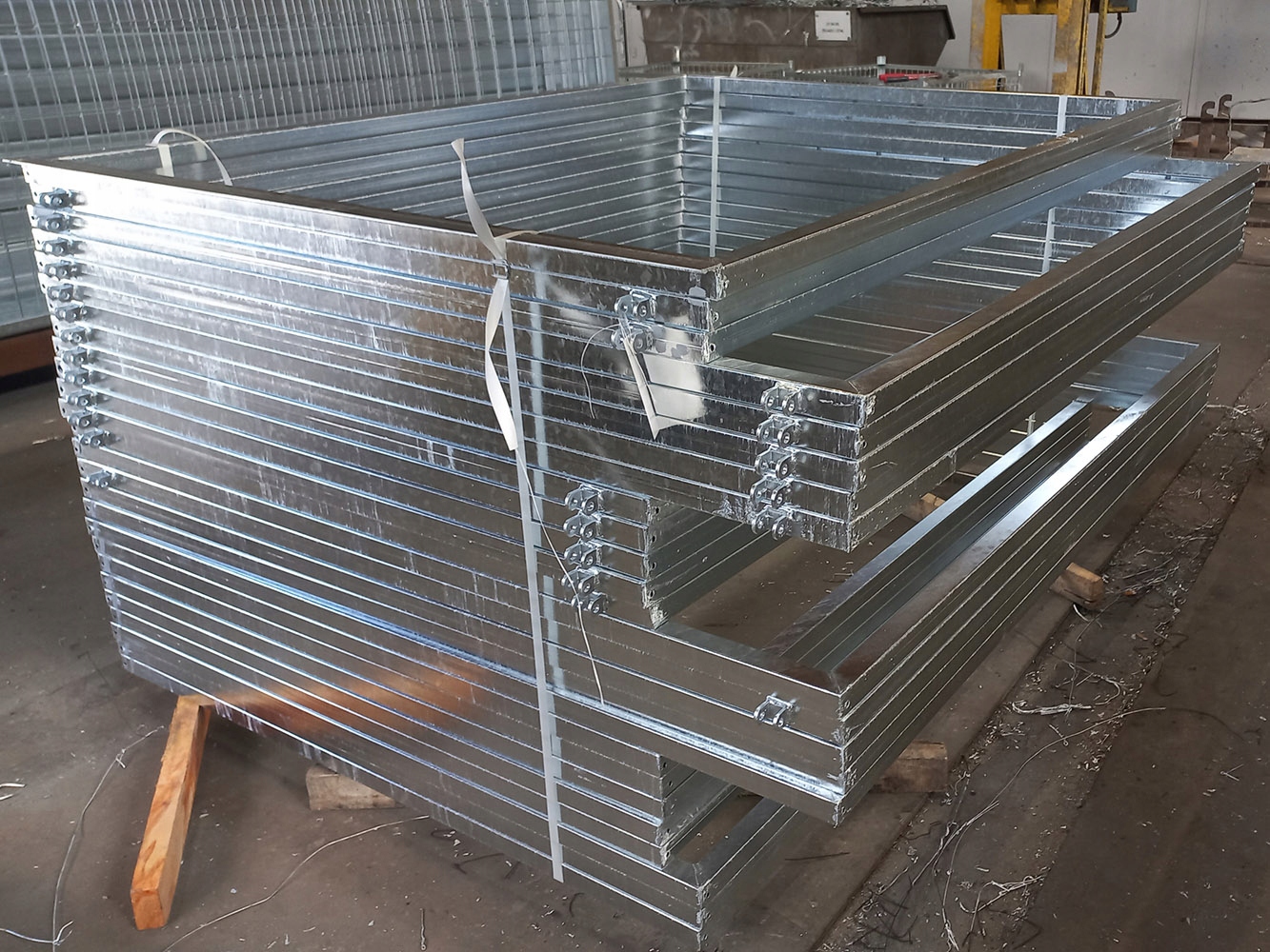 FURTKA 130cm ocynk PANELOWA dwa SŁUPKI ocynkowana ogrodzeniowa 133cm Materiał wykonania stal