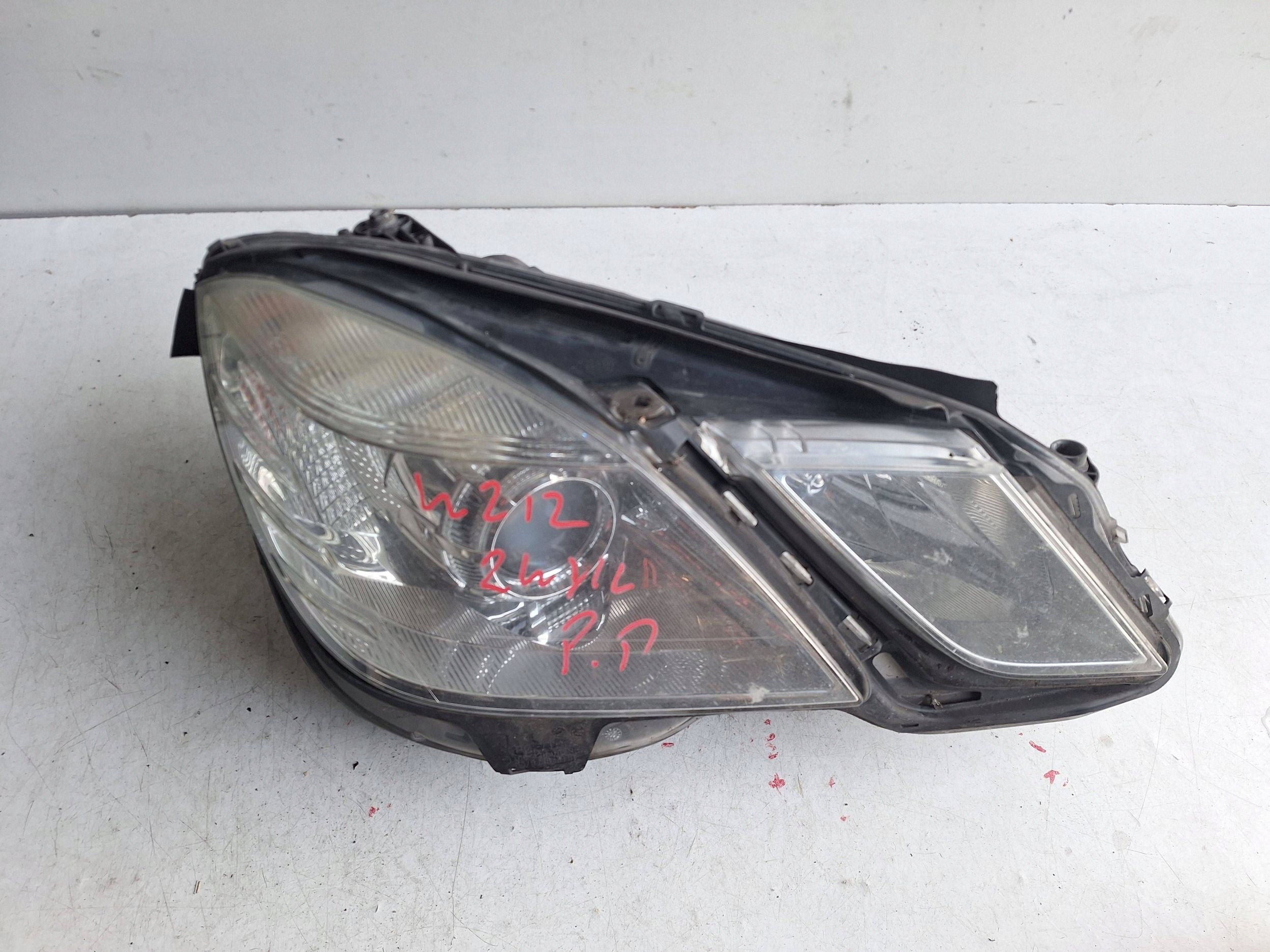 MERCEDES E-KLASA W212 09-13 light right UK-ANGLIK A2128200461