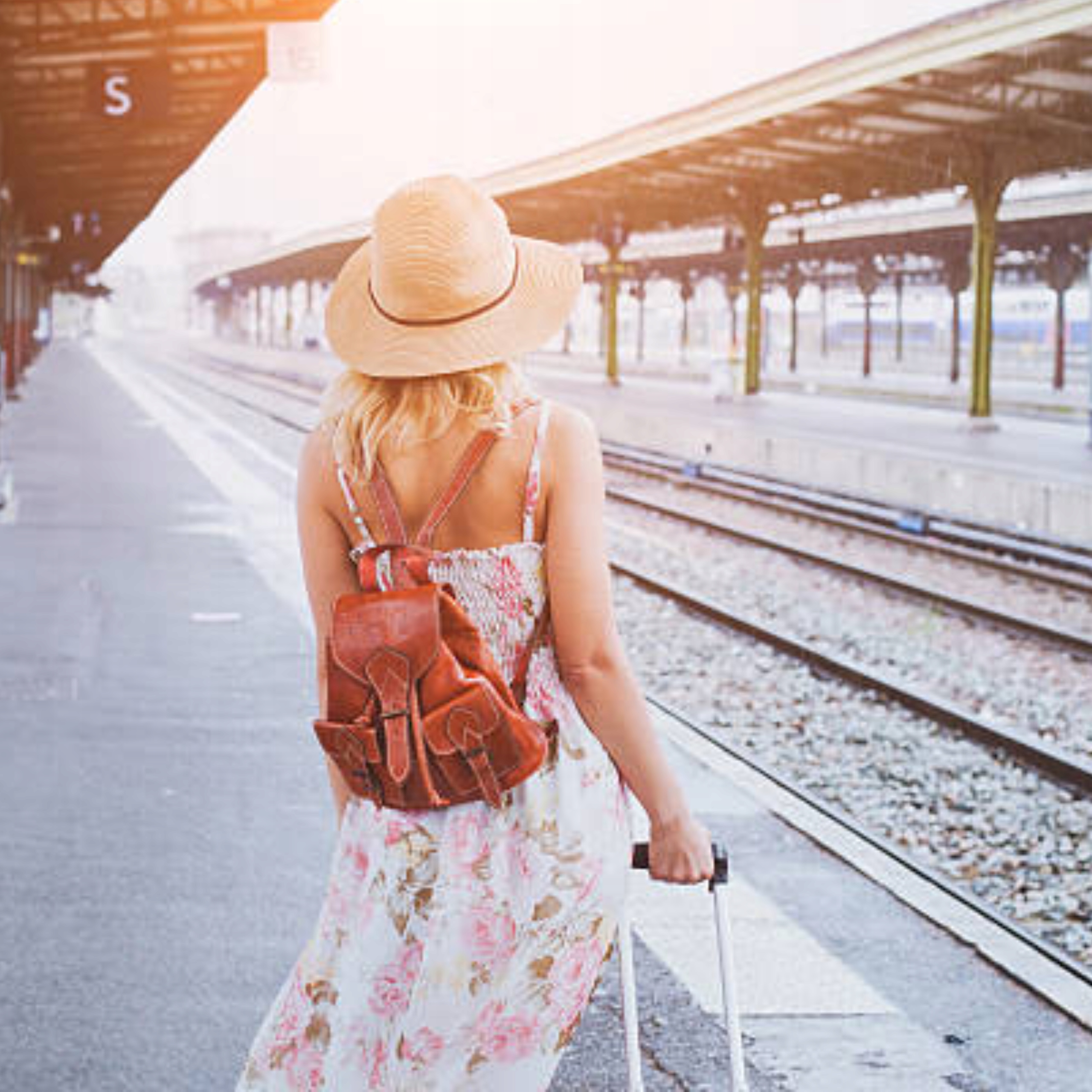 WALIZKA KABINOWA BEŻOWA TWARDY BAGAŻ PODRĘCZNY WIZZ AIR 55x40x21 Wzór dominujący bez wzoru