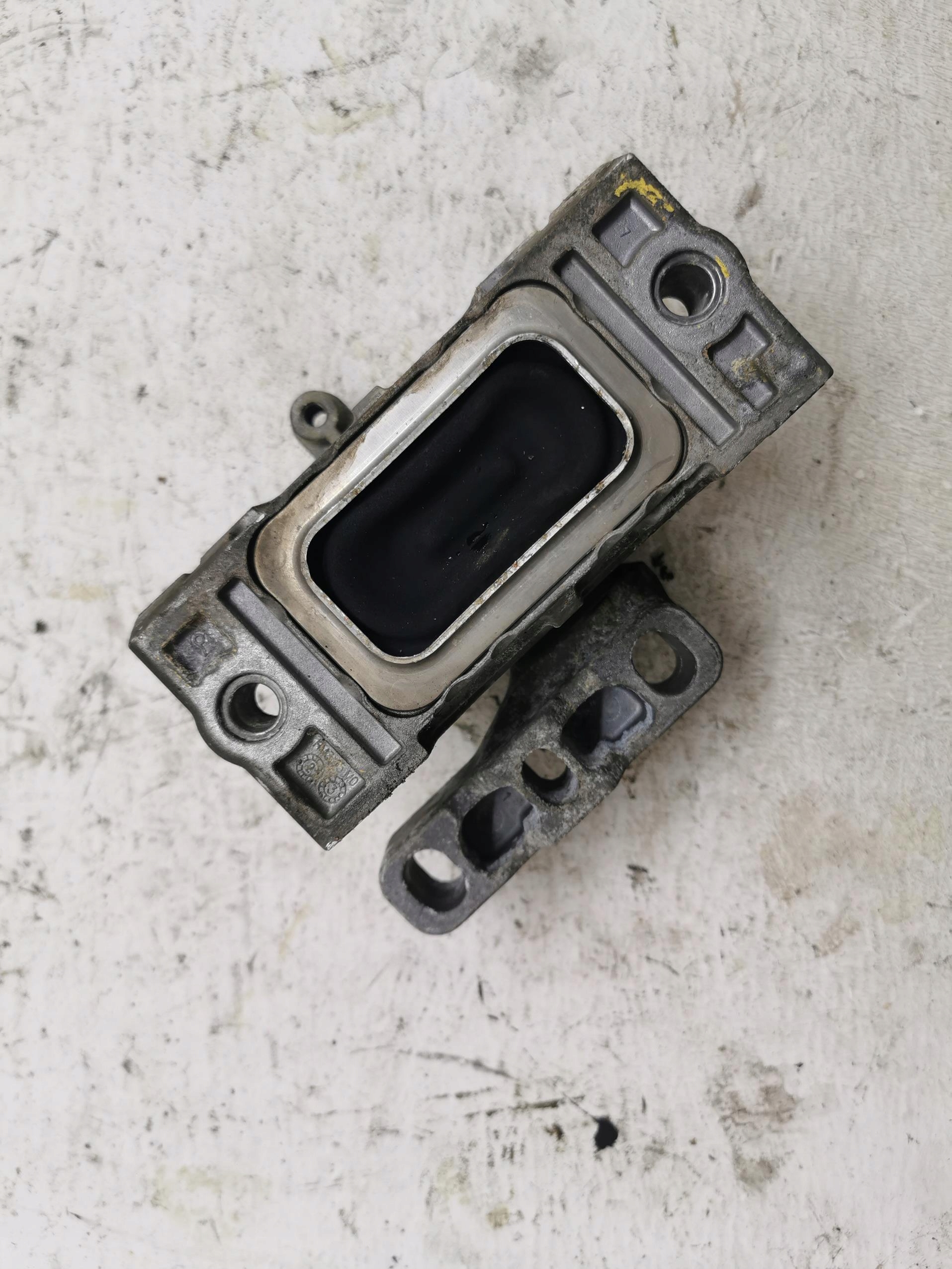 holder engine mount AUDI A3 8P 2.0 FSI 03-12