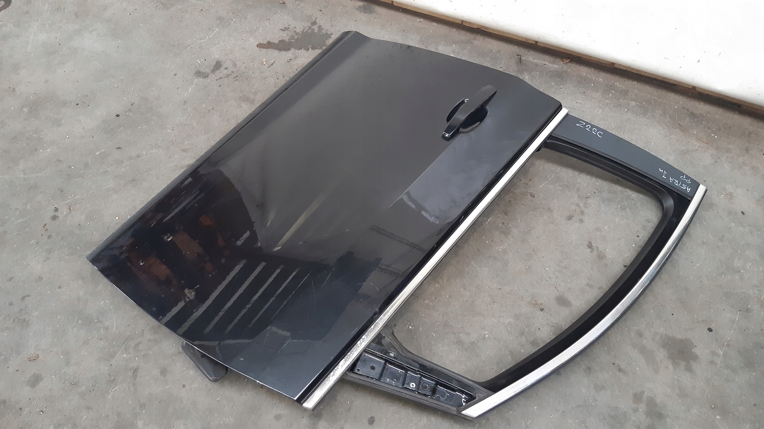 dveře pravý předek Z22C Opel Astra J