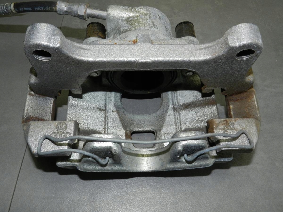 AUDI A5 8T 2.0 tdi caliper right front