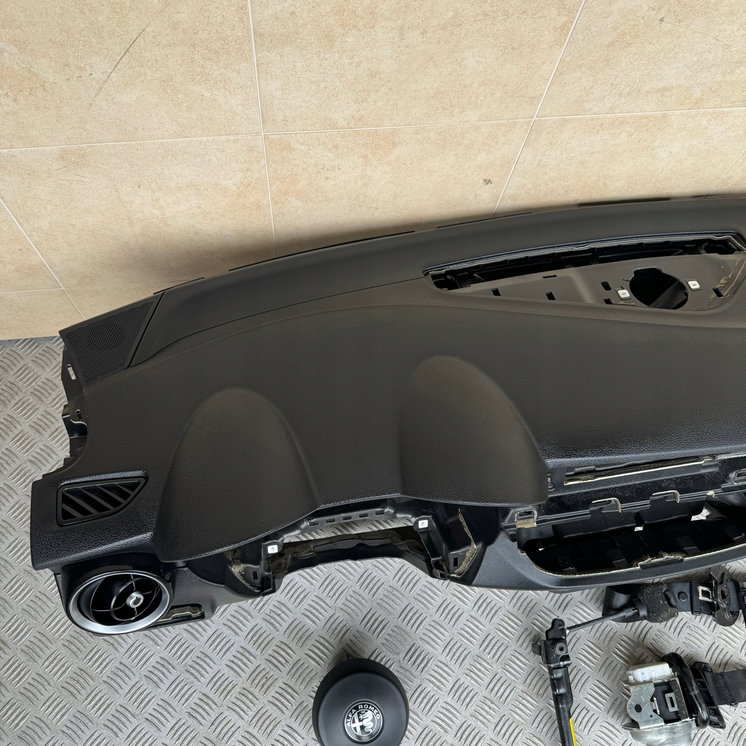 dashboard complete airbag console tension belts cockpit ALFA ROMEO STELVIO 2017 year