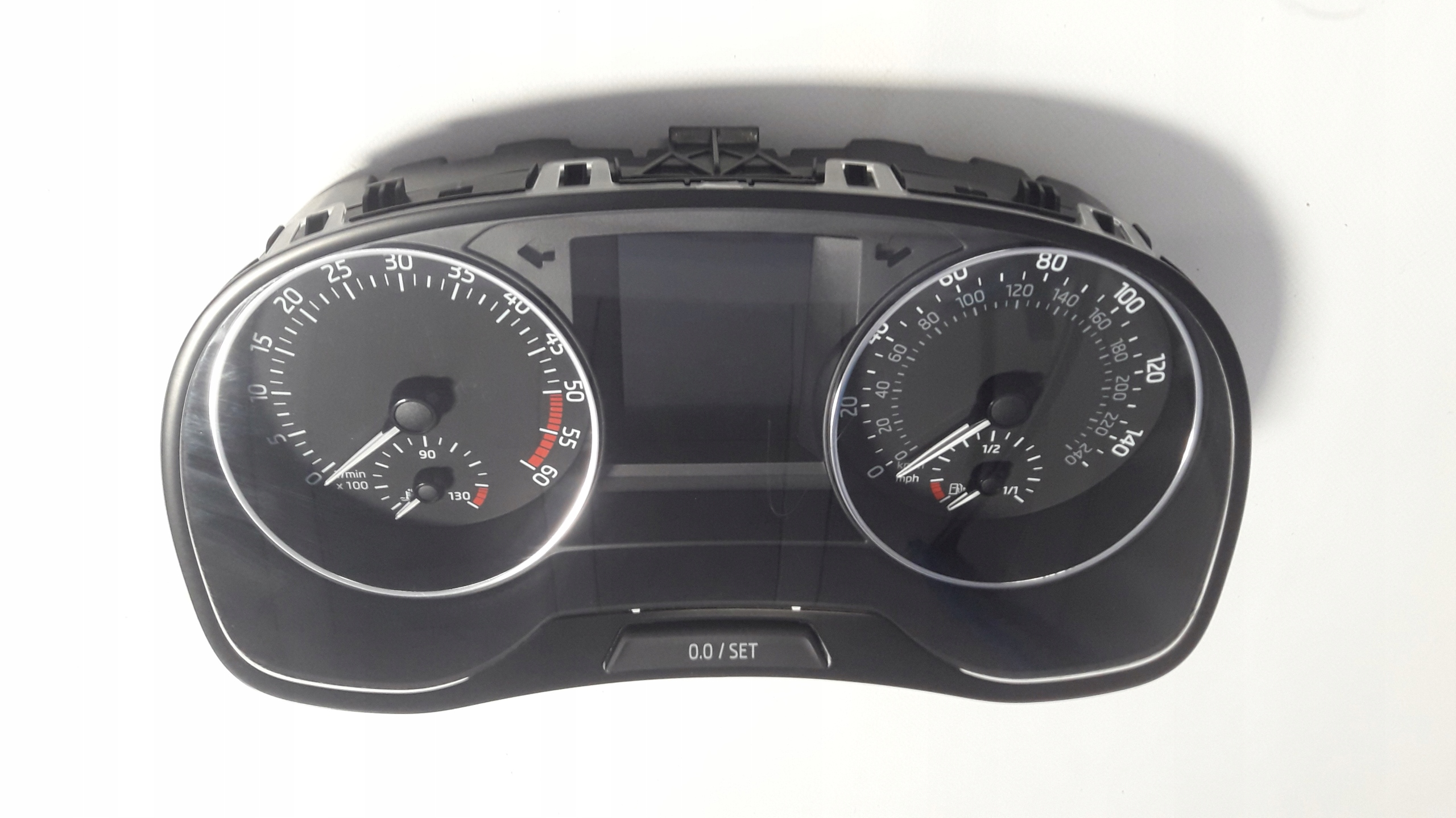 спидометр часы SKODA FABIA III 1.4 tdi 6V0920941A