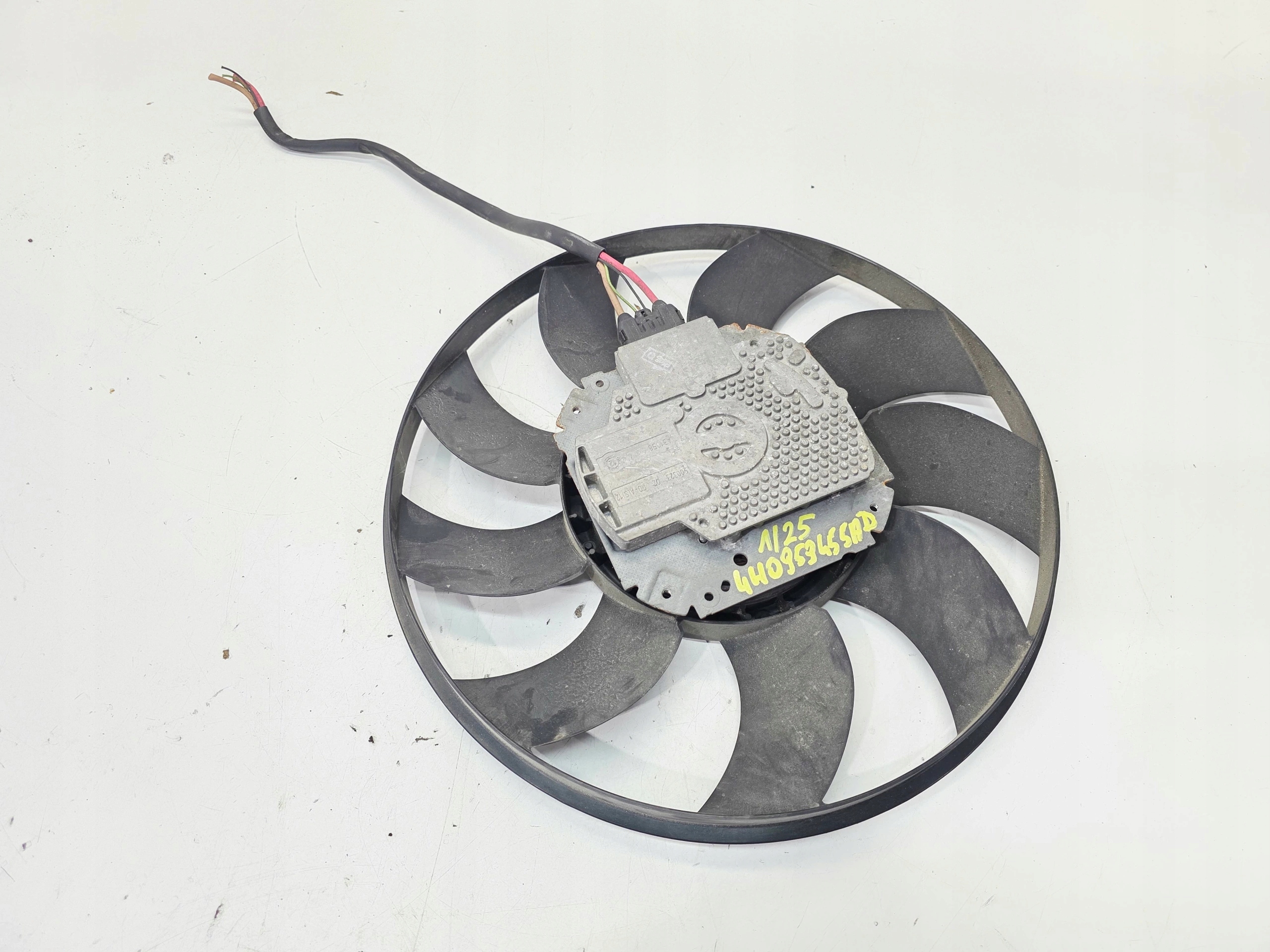 ventilátor chladiče AUDI A6 C7 A7 A8 4H0959455AD 1/25