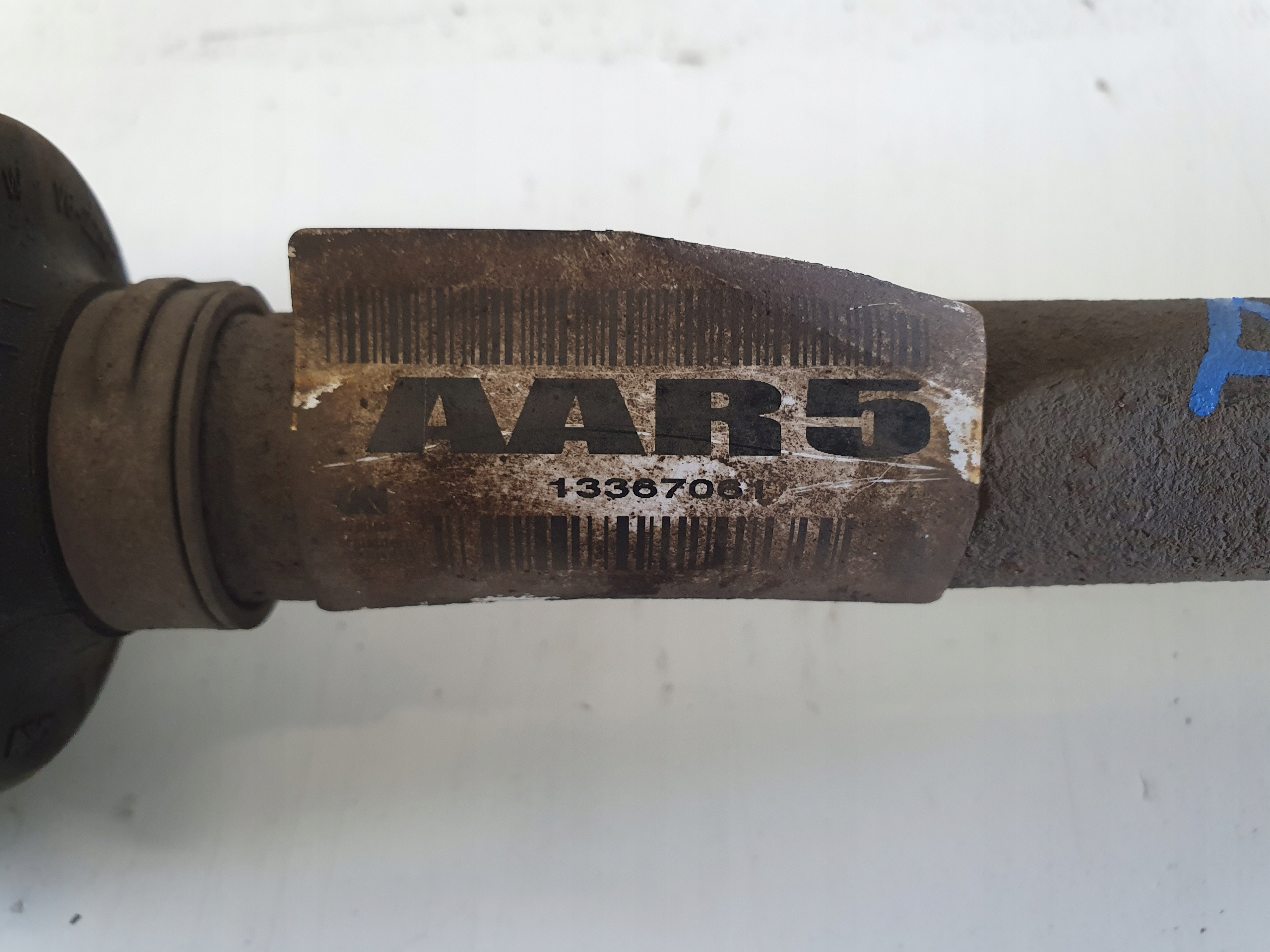 ASTRA K semi-axis left 13367061 AAR5 1.4T 1.6D M32 6B