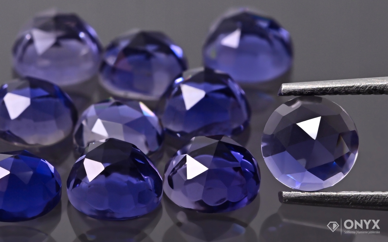 Iolit fasetovaná rozeta kulatá fi 5 mm