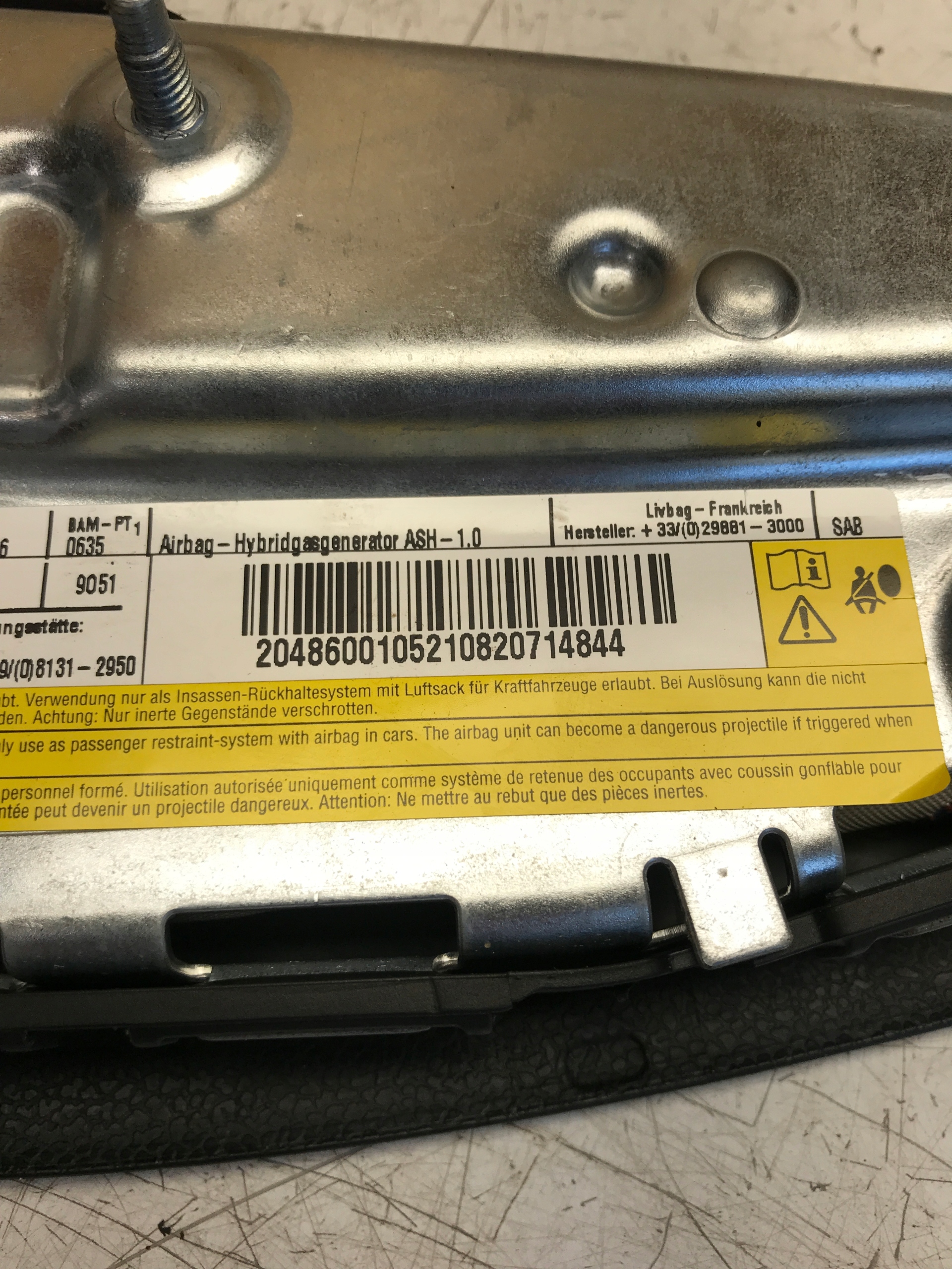 airbag airbag seat left W204 2048600105
