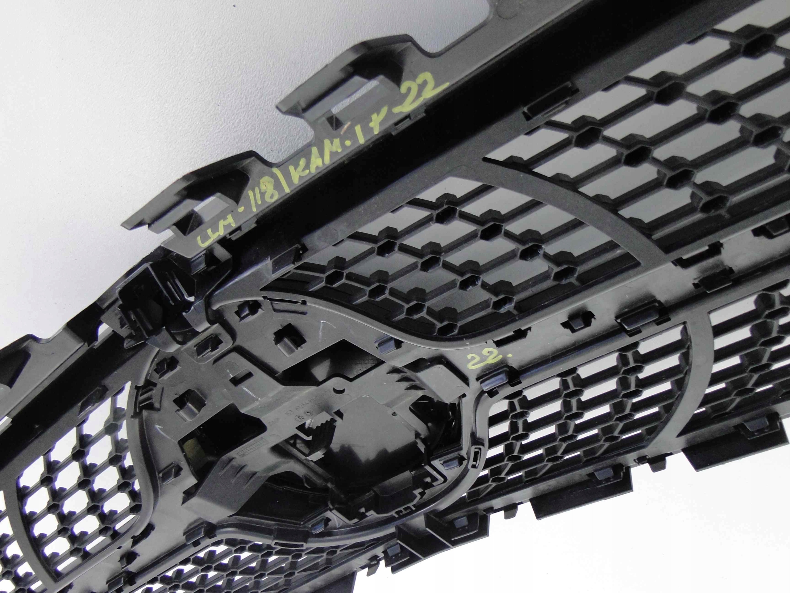 MERCEDES CLA 118 GRILL ATRAPA DIAMENT KAMERA ORYG Strona zabudowy przód