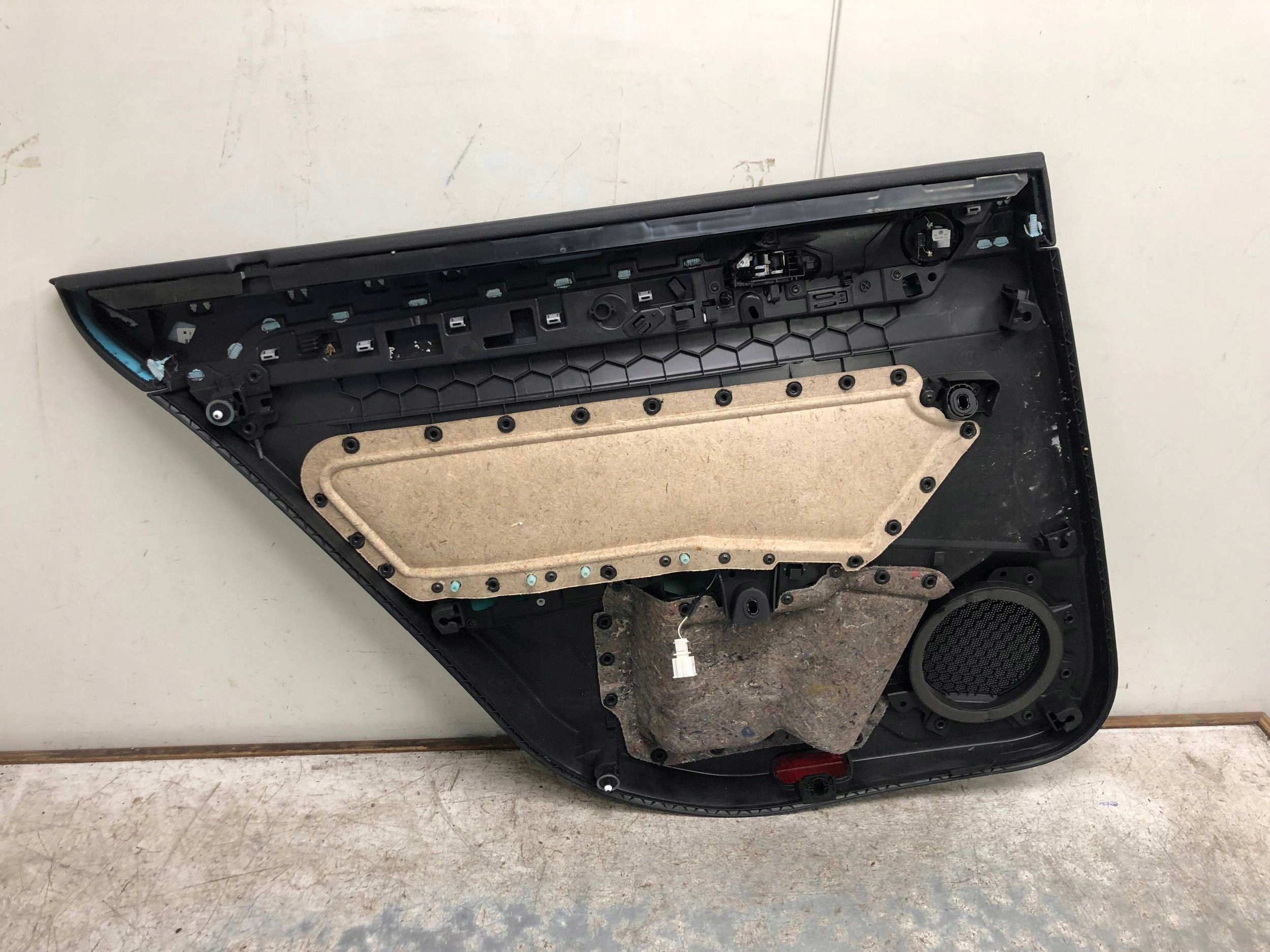 side door right rear part VW PASSAT B8 KOMBI 3G9867212