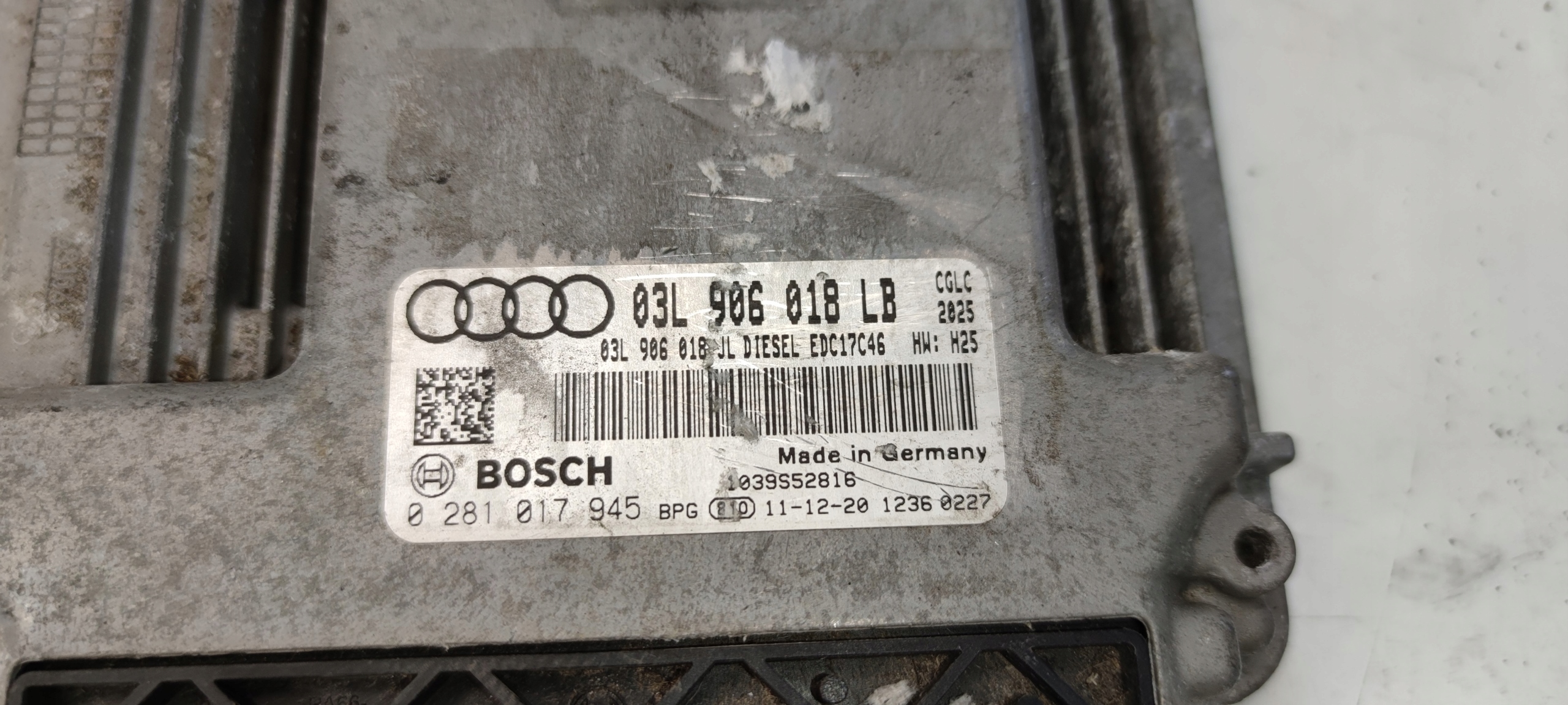 computer control unit of the engine AUDI 2.0 TD 03L906018LB