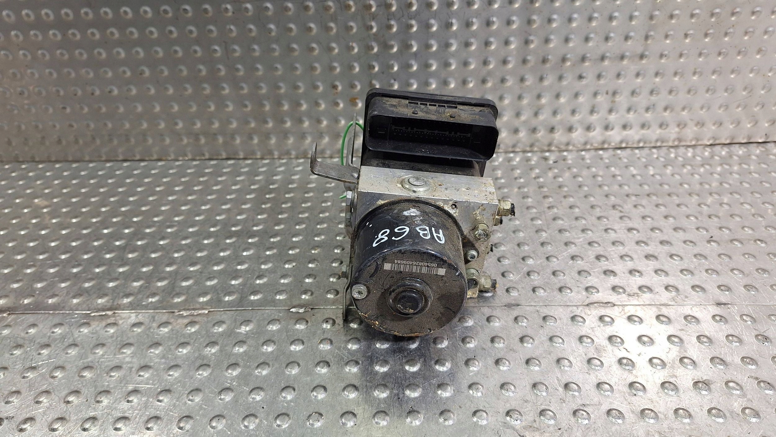 pump control unit ABS 6784764 6784763 BMW E81 E87 E90 E91 E92 E93